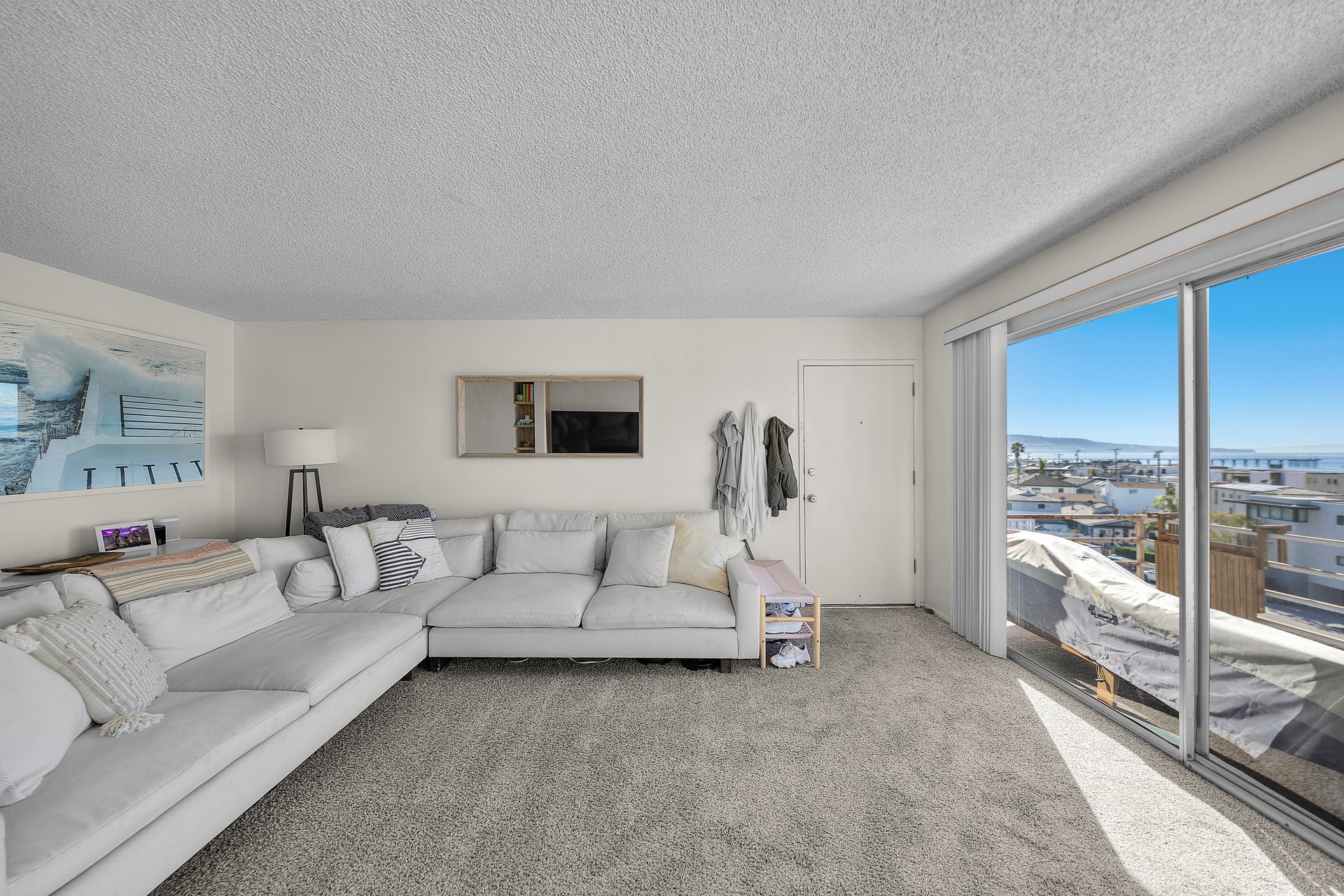 2124 Hermosa Avenue