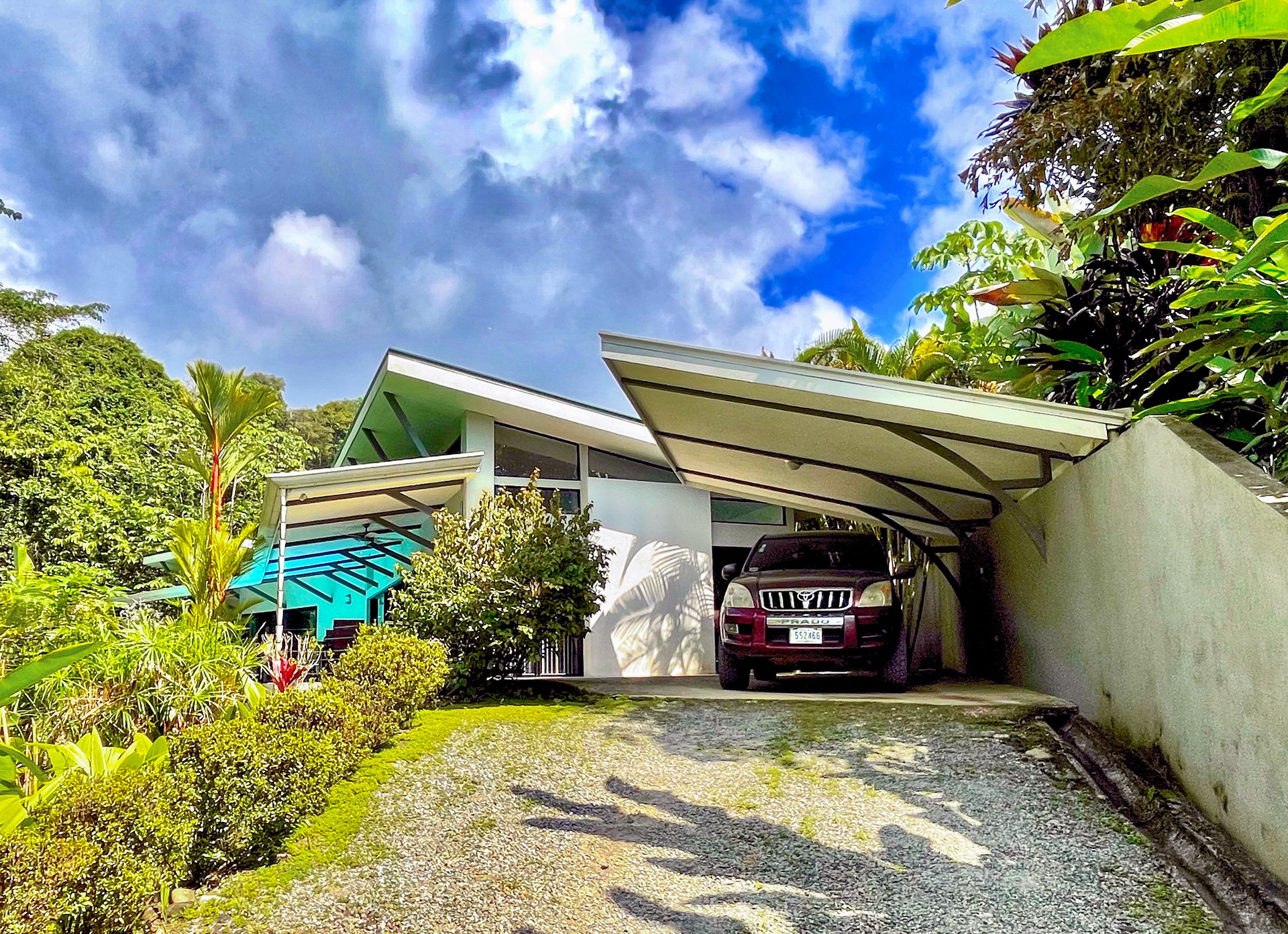 2.24 ACRES – 7 Bedrooms Ocean View Boutique Hotel With Two Pools, 5 Minutes to Uvita, Multiple Rental Options!!