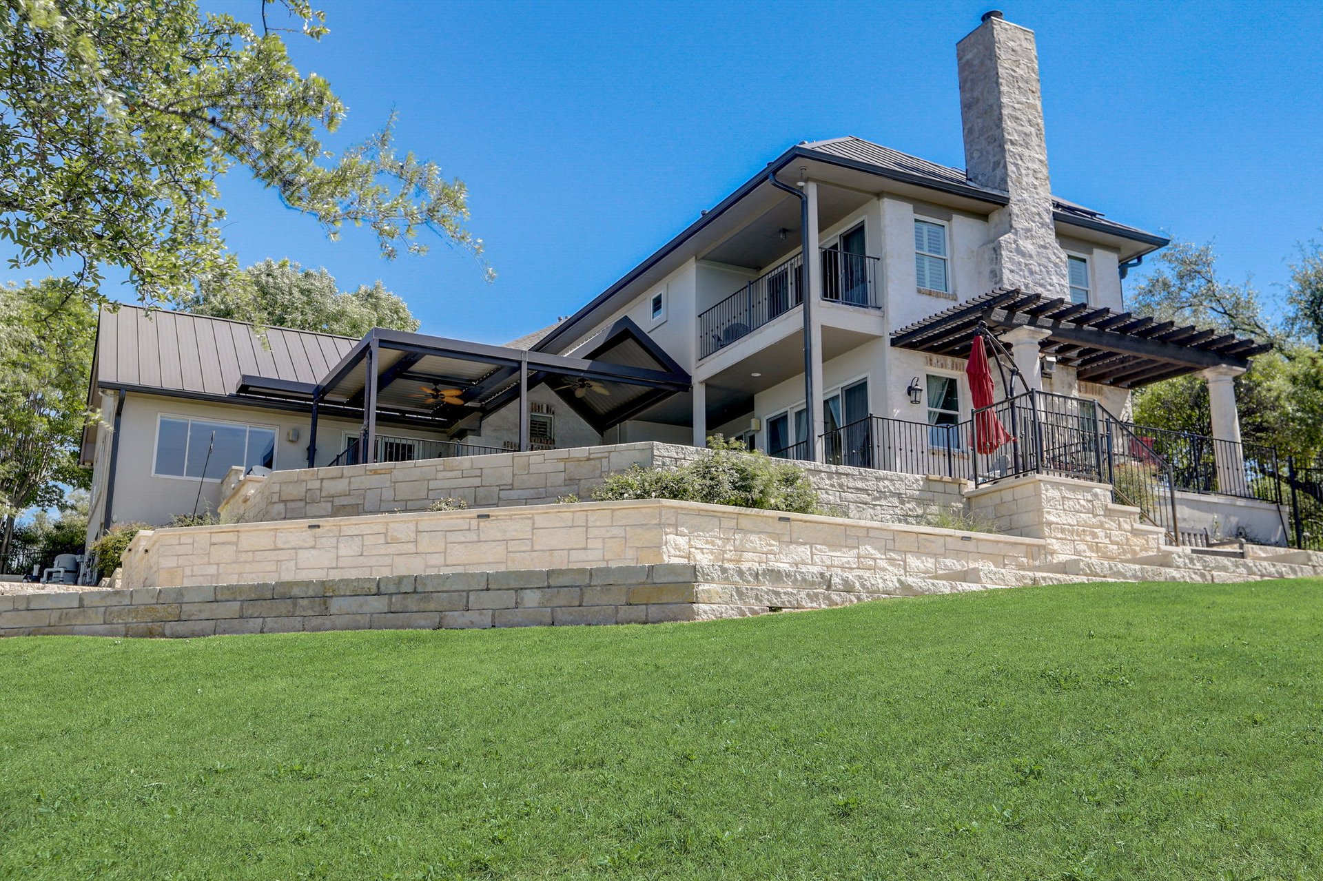 Hill Country Paradise: Luxurious 4/3 Home with Heated Pool/Spa and Spectacular Sunset Views in River Place!