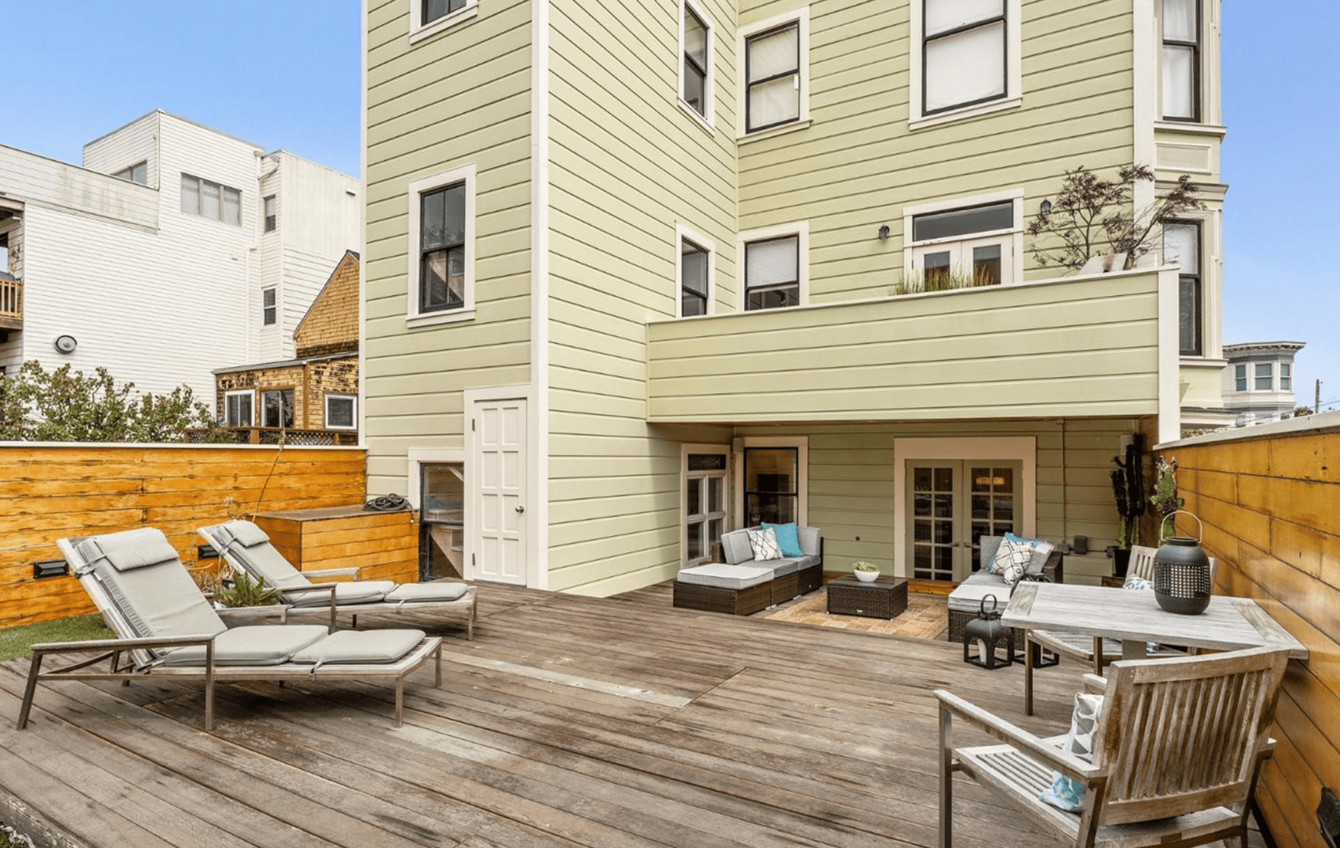 1046 Sanchez Street 