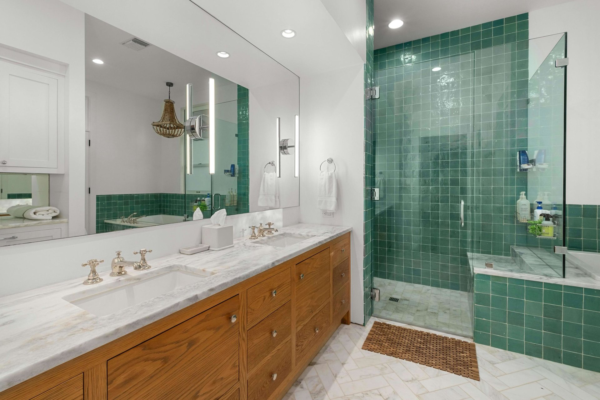 3120 Edgewater Drive