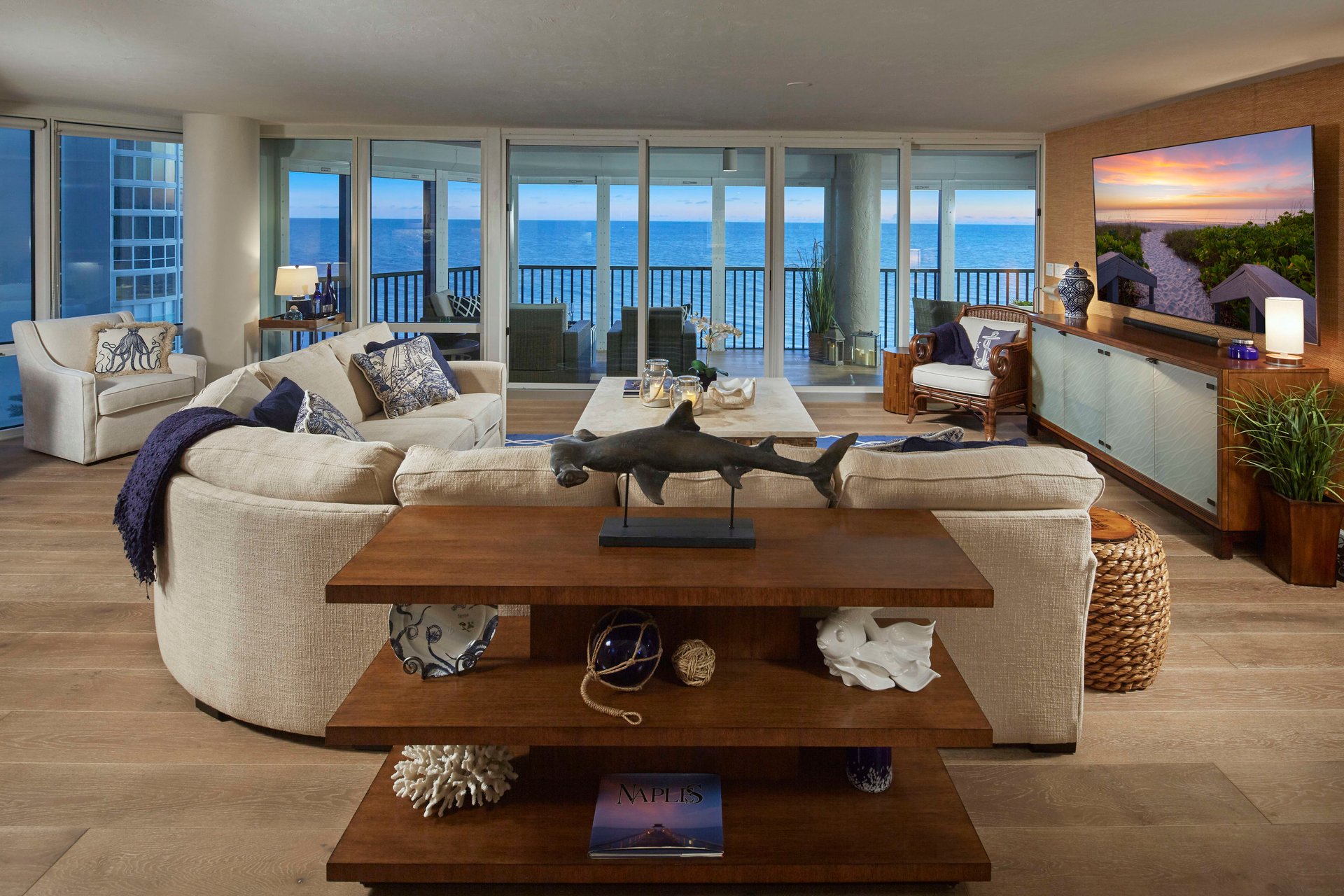 VISTAS 901 AT PARK SHORE