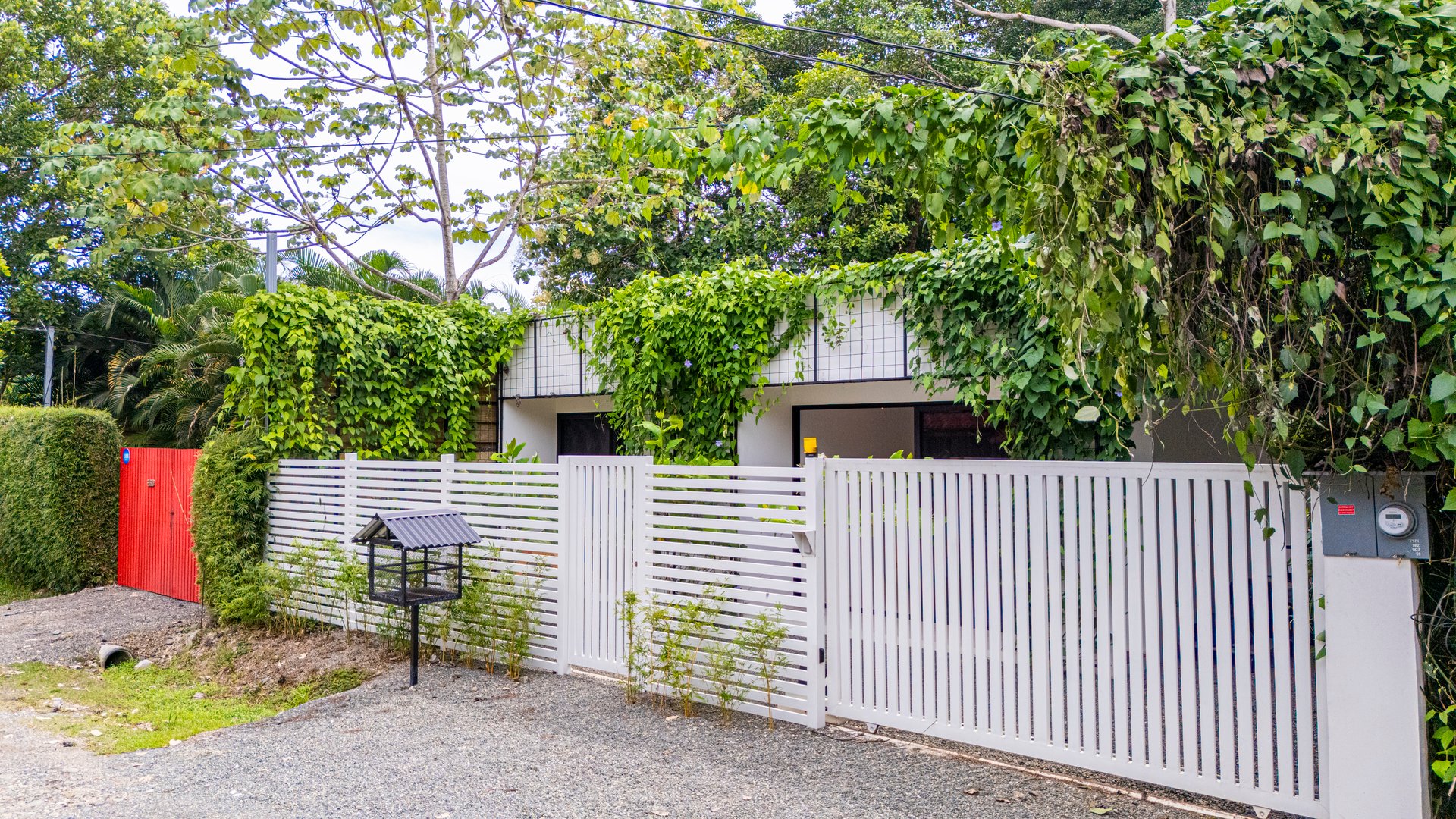 Modern Elegance Meets Tropical Lifestyle in Uvita
