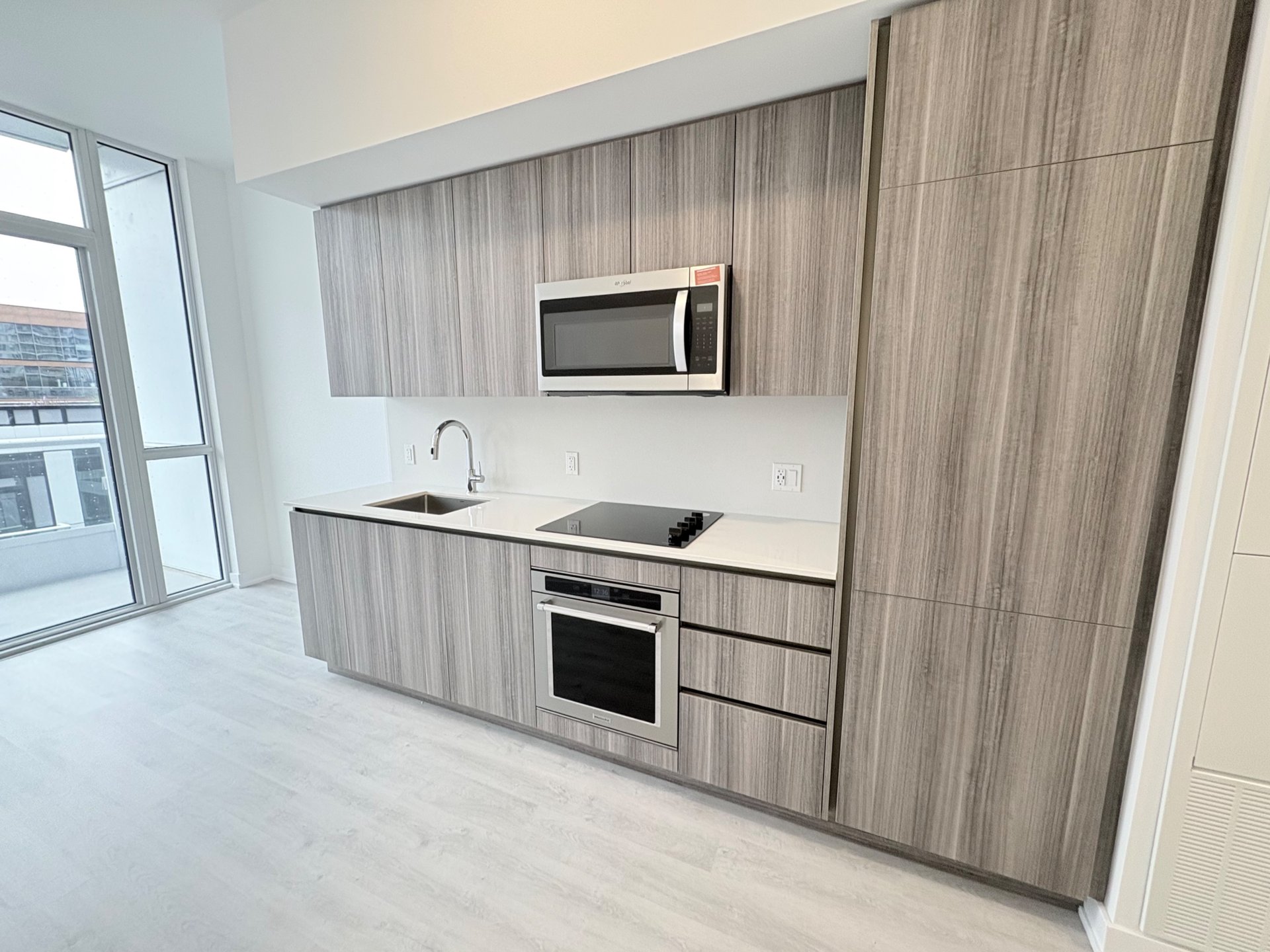 15 Richardson Street Unit: 1207