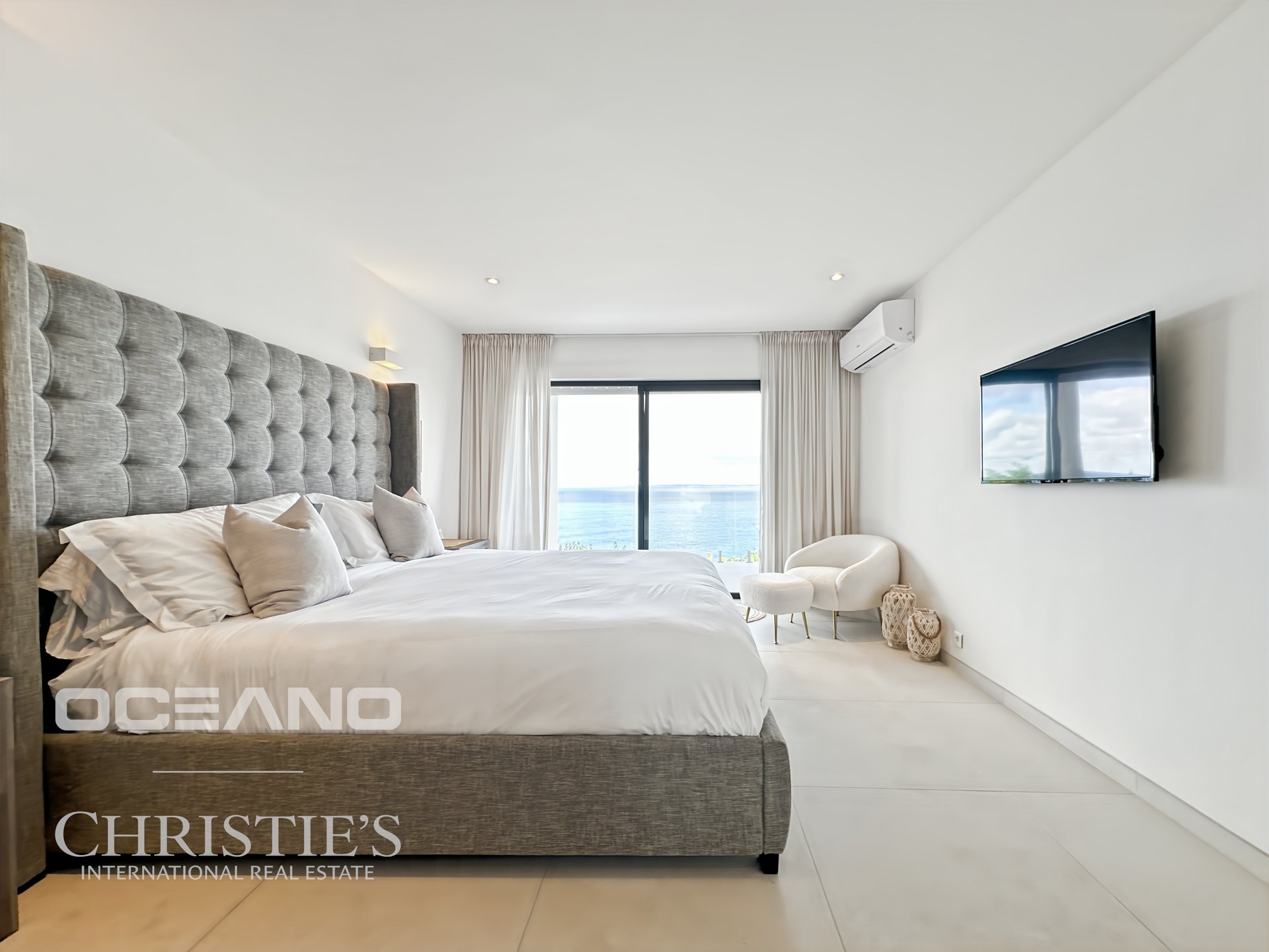 Cliffside Villa - Mont Rouge