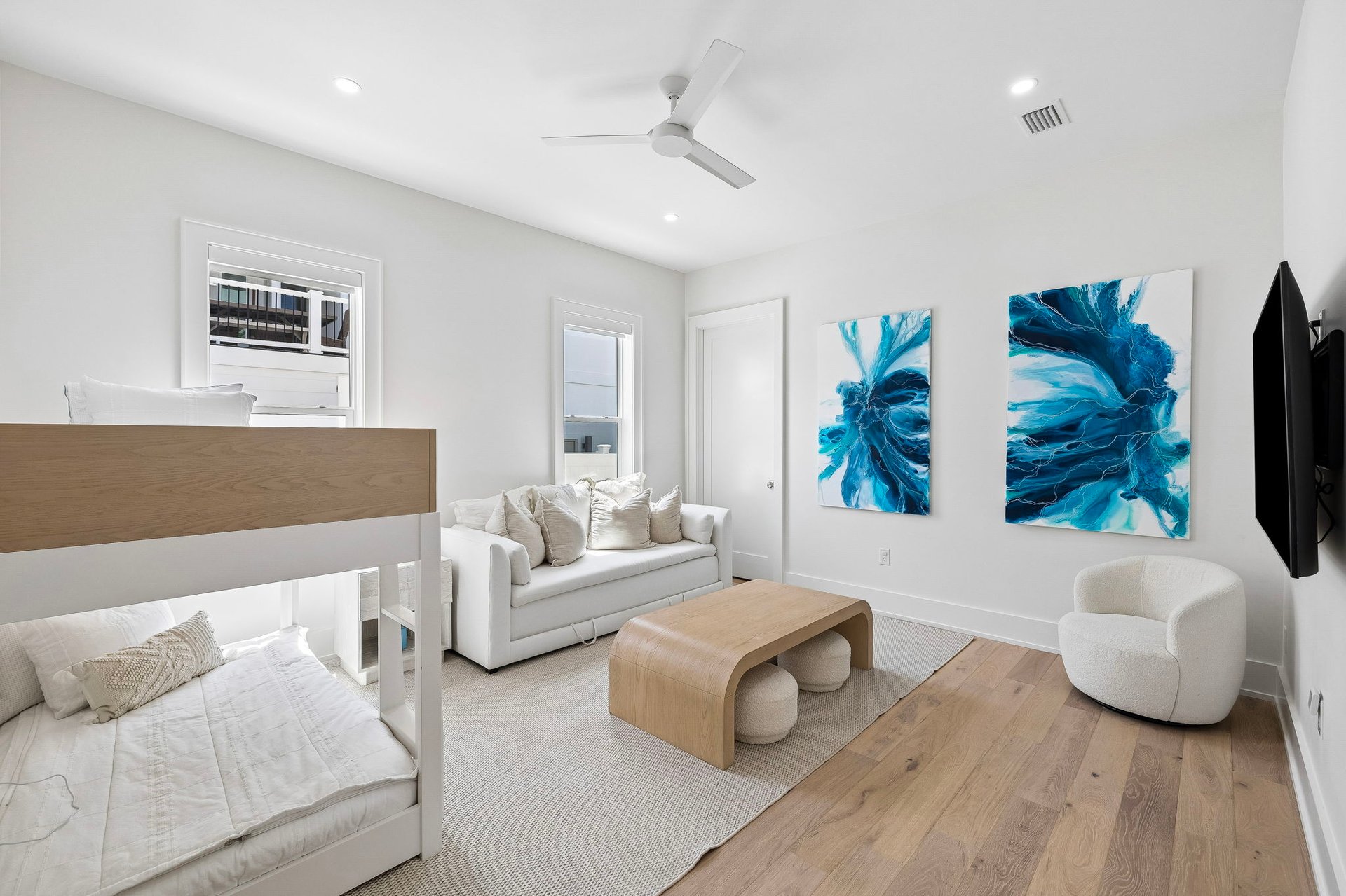 The Sand Cliffs Coastal Retreat