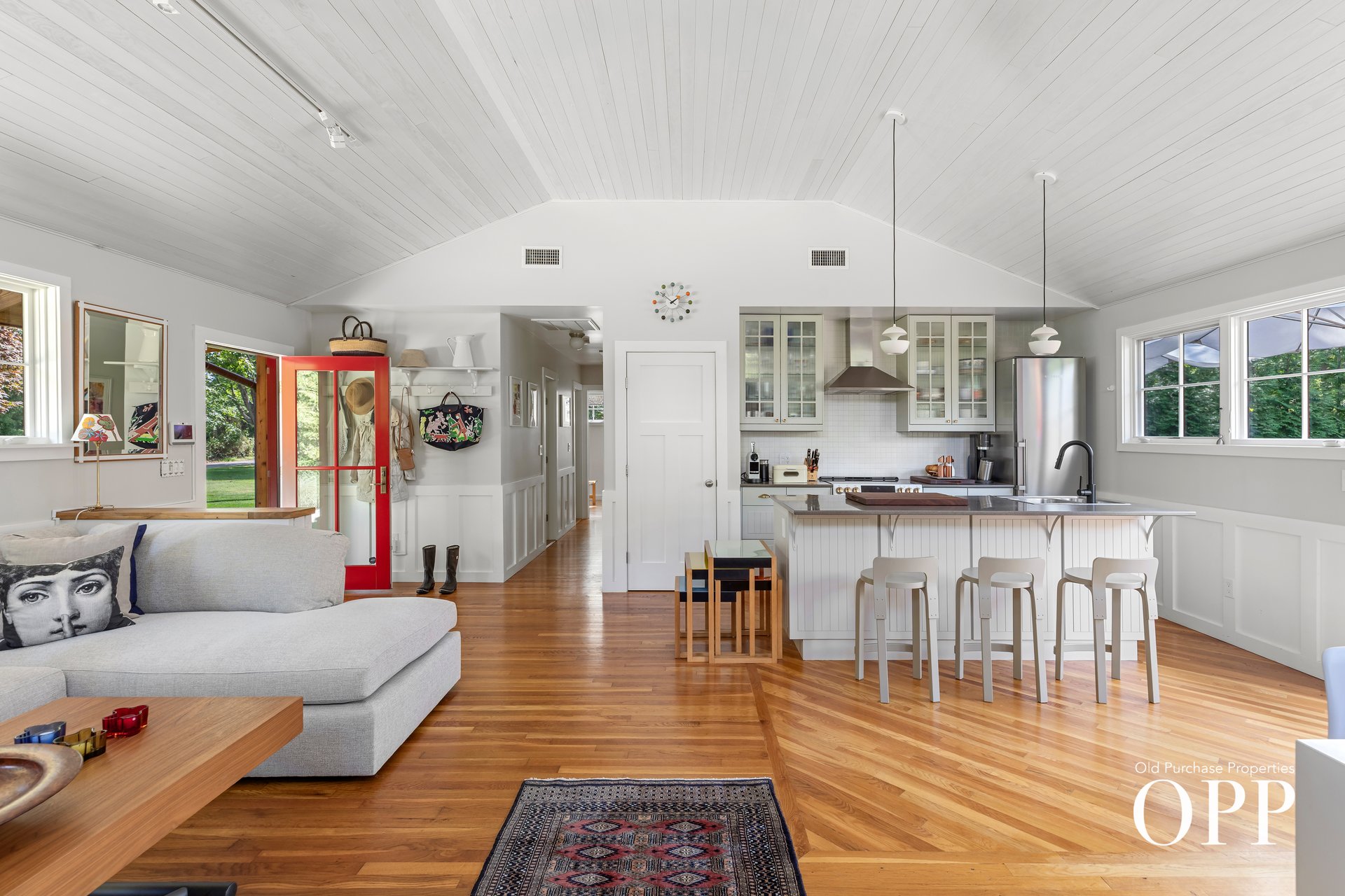 Impeccable Living on Nearly One Acre