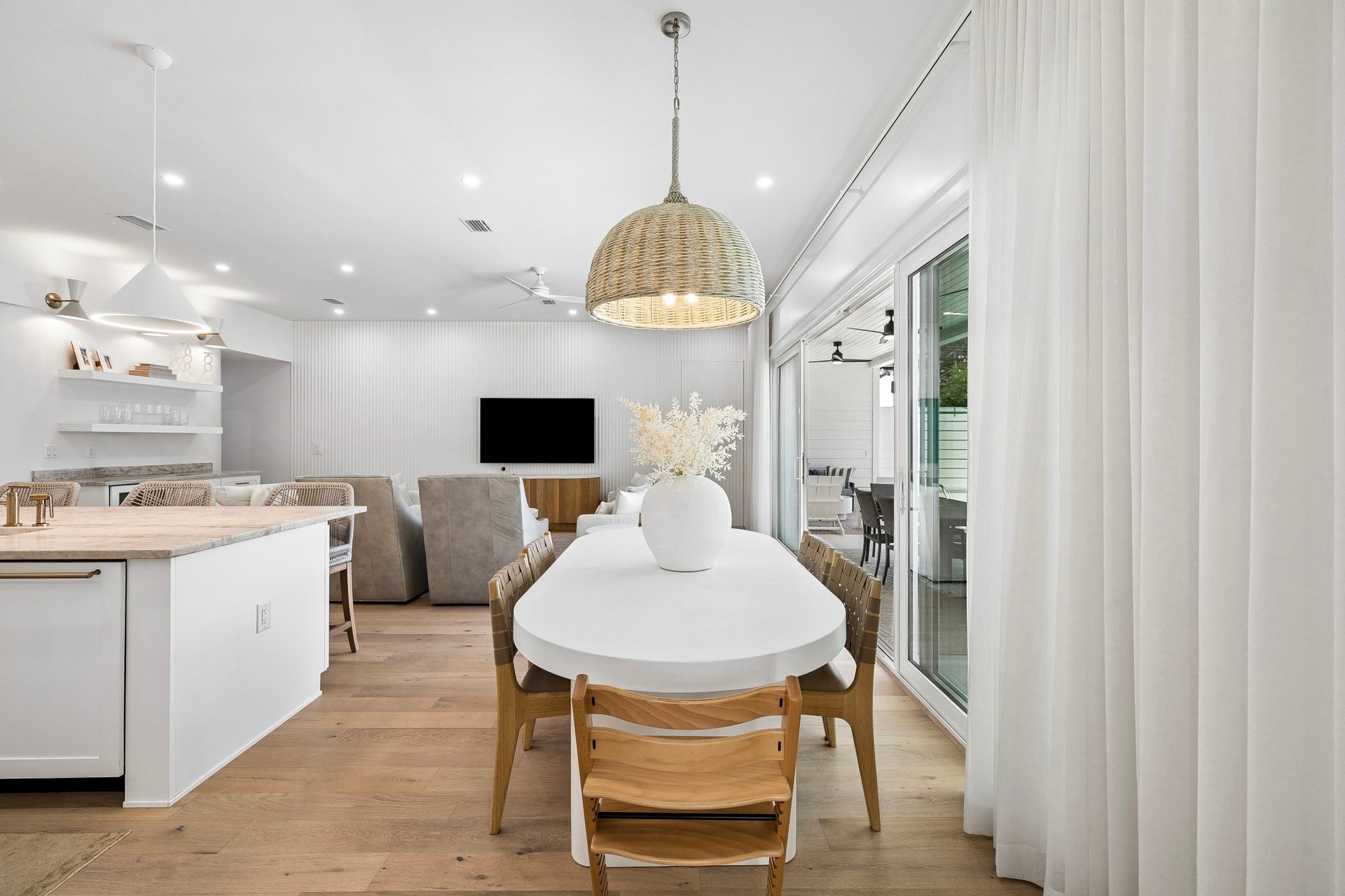 The Sand Cliffs Coastal Retreat