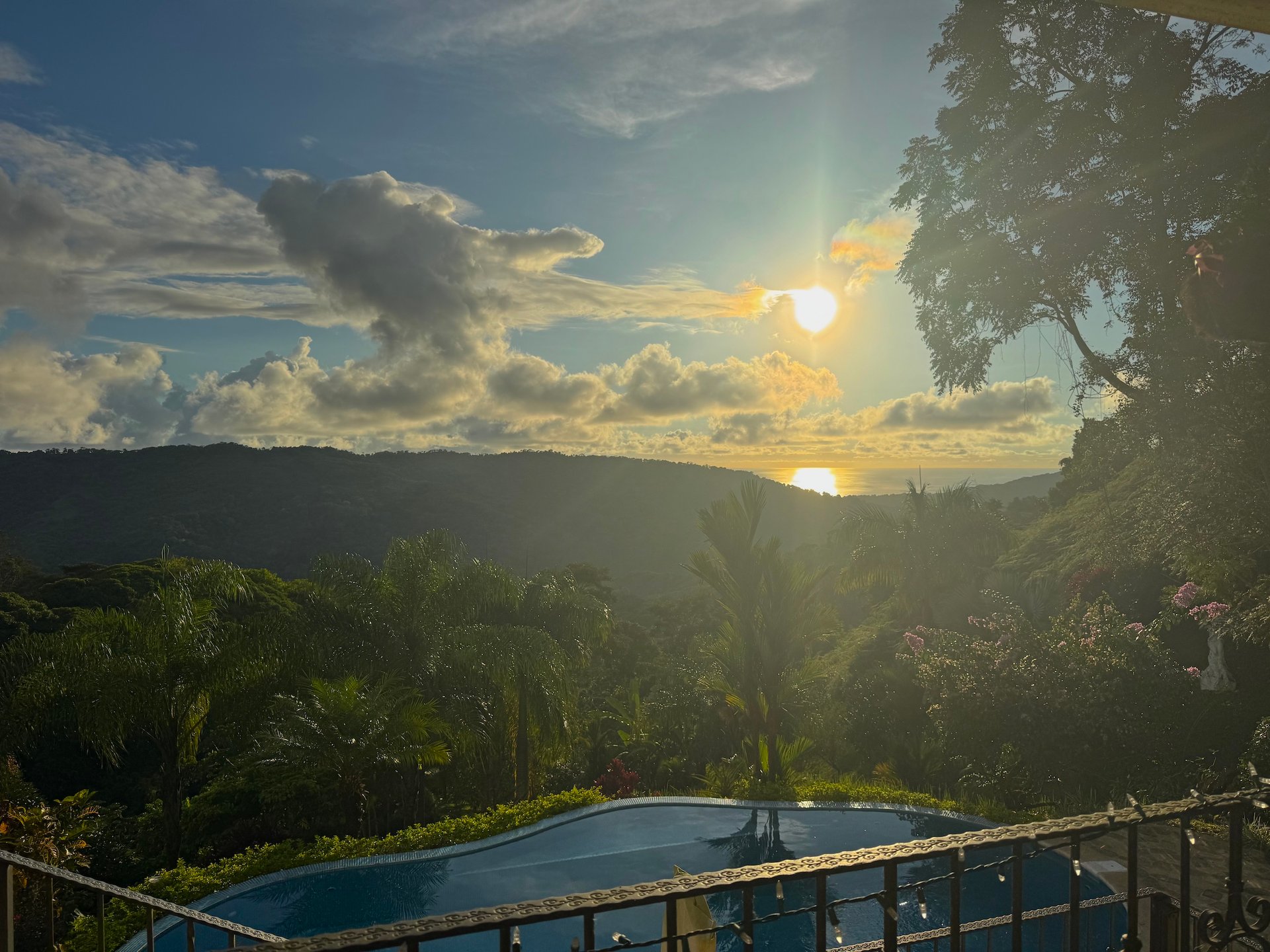 CASA ORQUIDEA – LUXURY HOME WITH OCEAN VIEWS IN GATED COMMUNITY