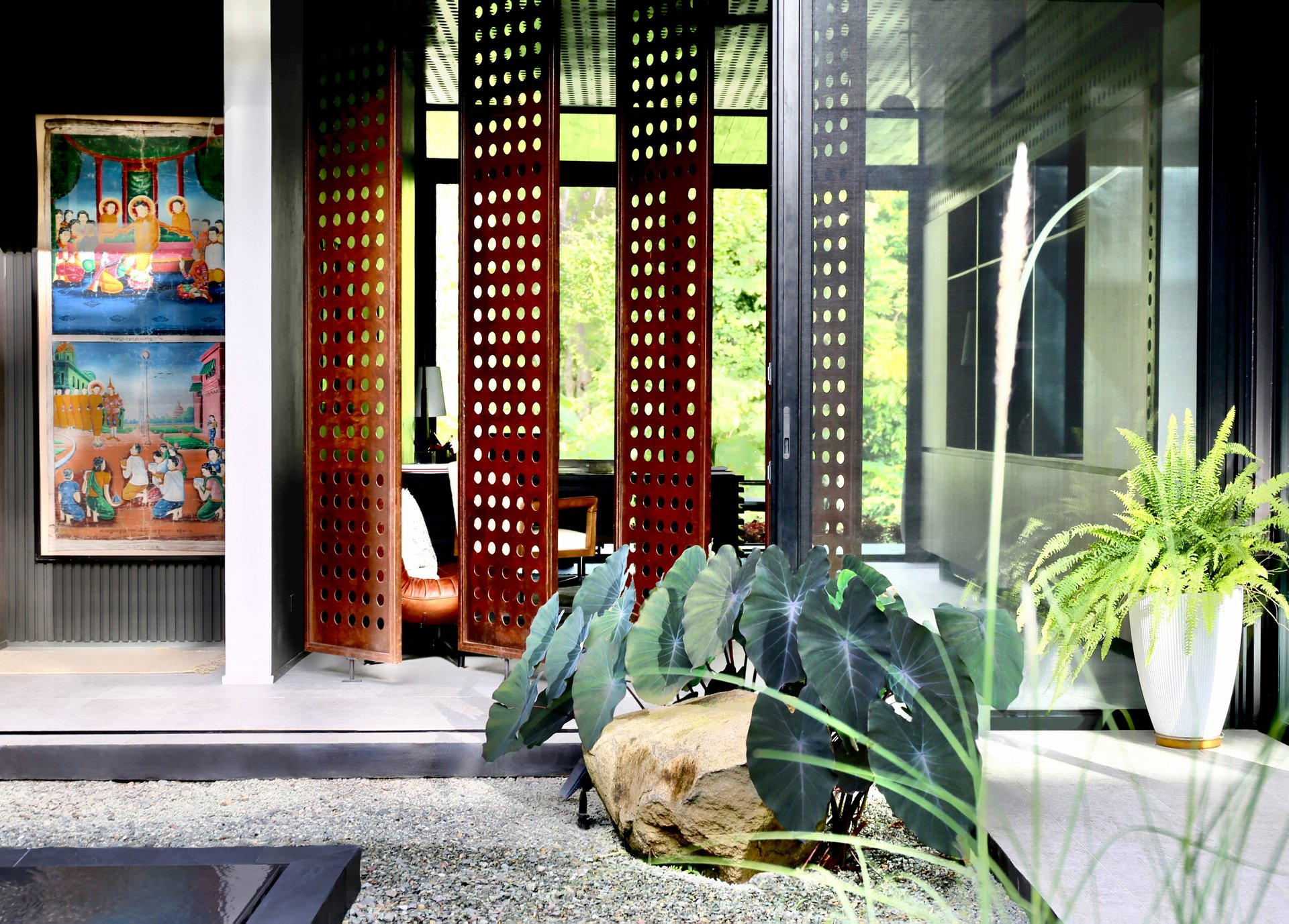 Uvita Black House