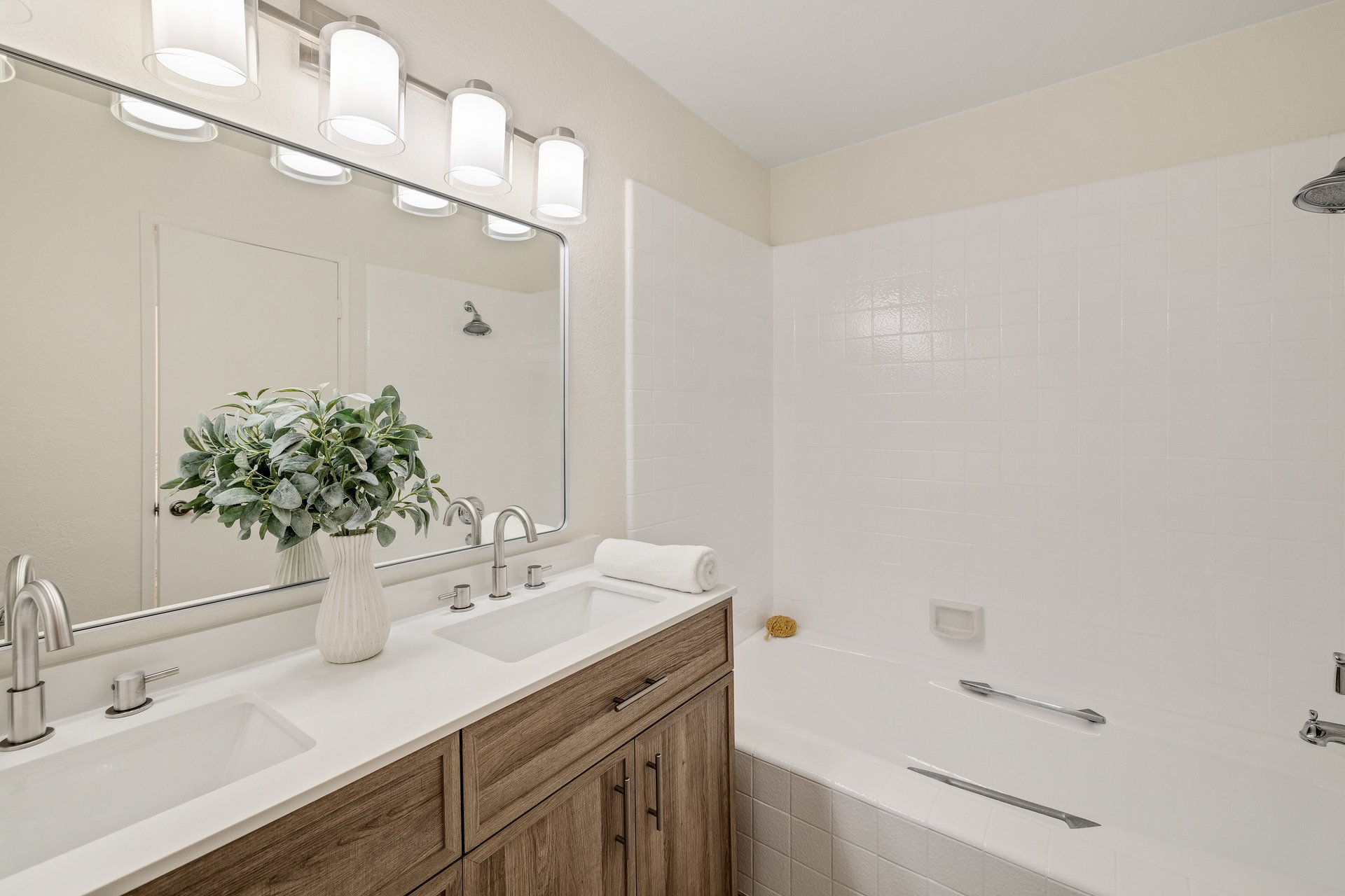 324 N Francisca Avenue Unit 5