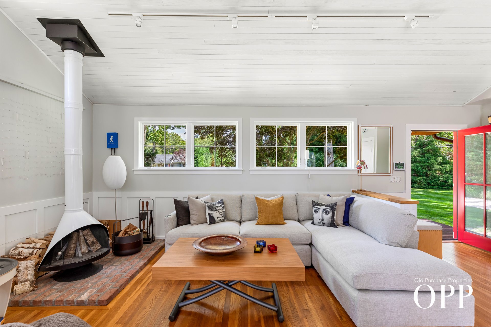 Impeccable Living on Nearly One Acre