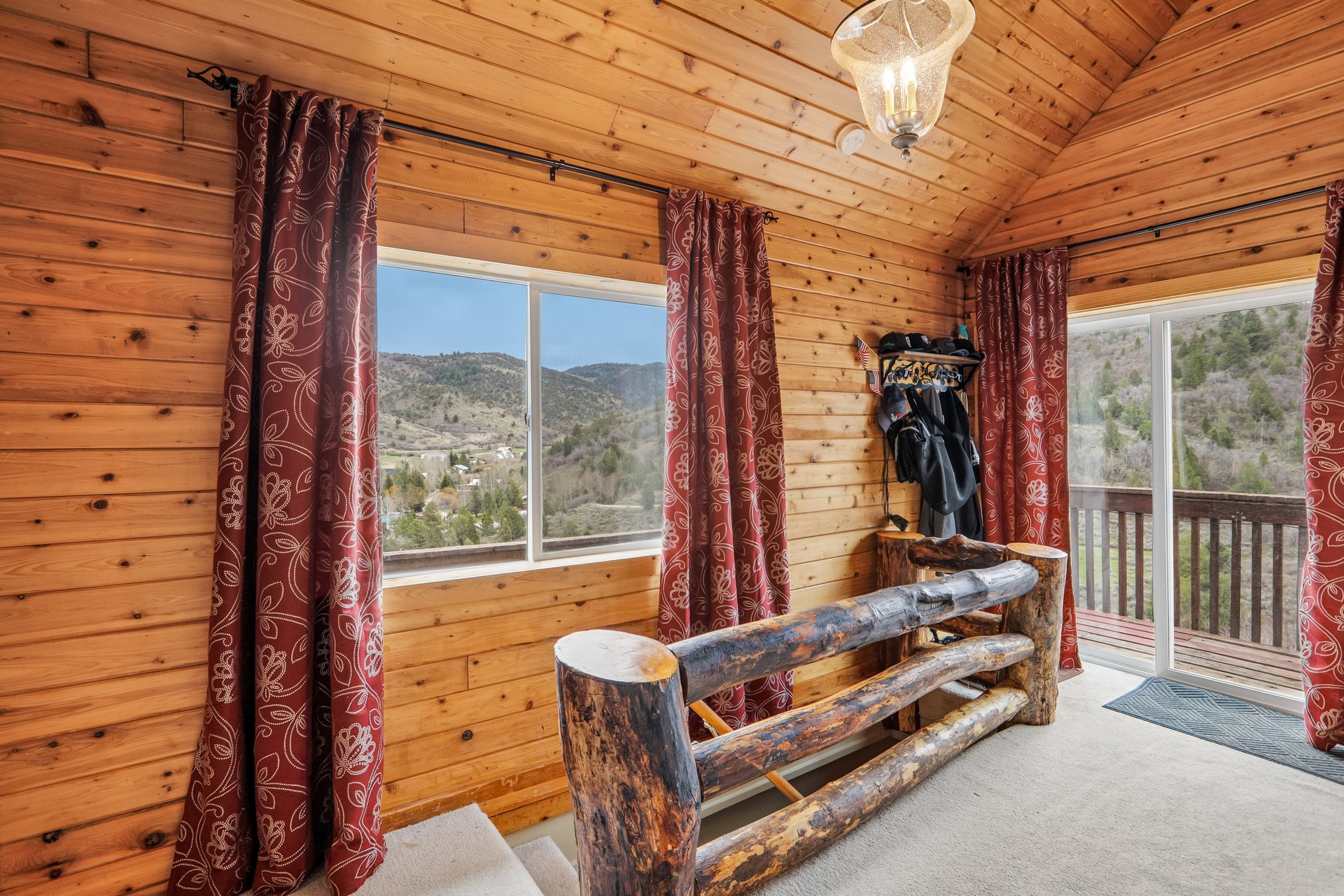 1538 Country Cir