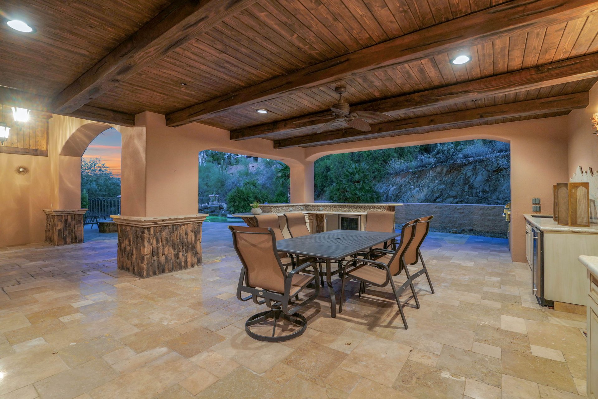 4141 E LAKESIDE Lane