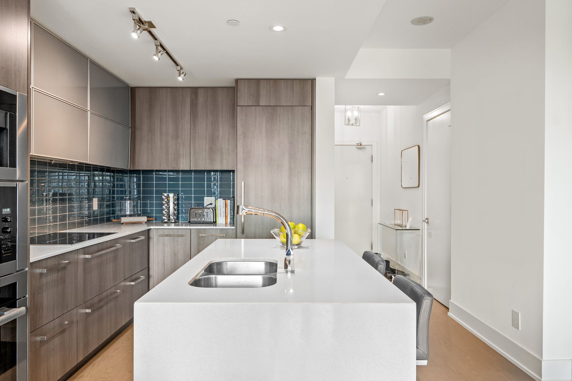 SOLD: Stunning And Chic