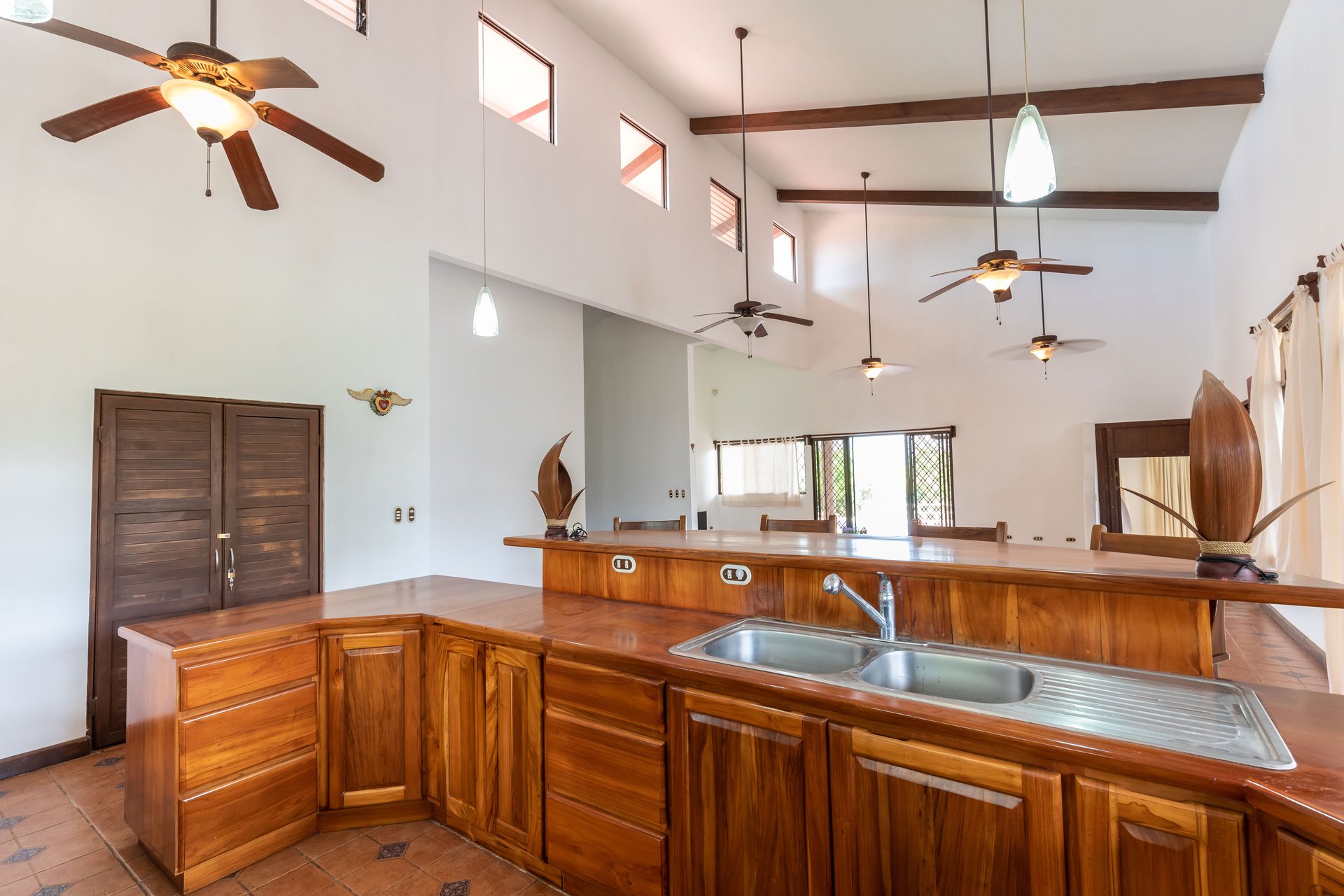 Hacienda-Style Retreat For Sale in Naranjito