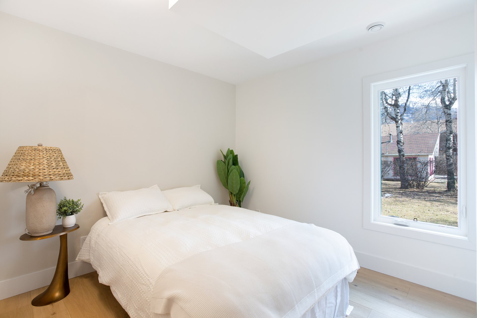 2(SE) - 833 6th Street