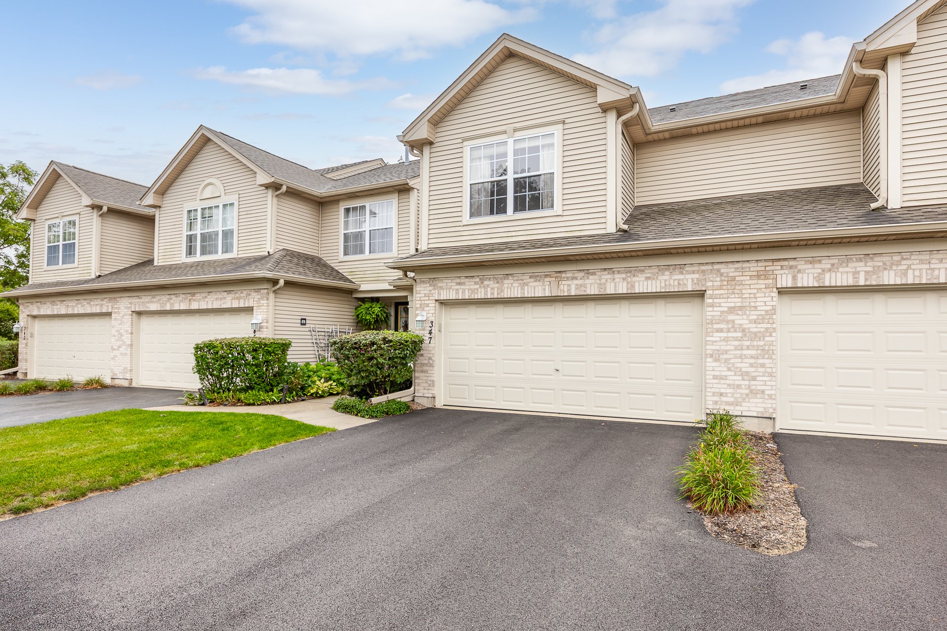 347 Gladstone Ln