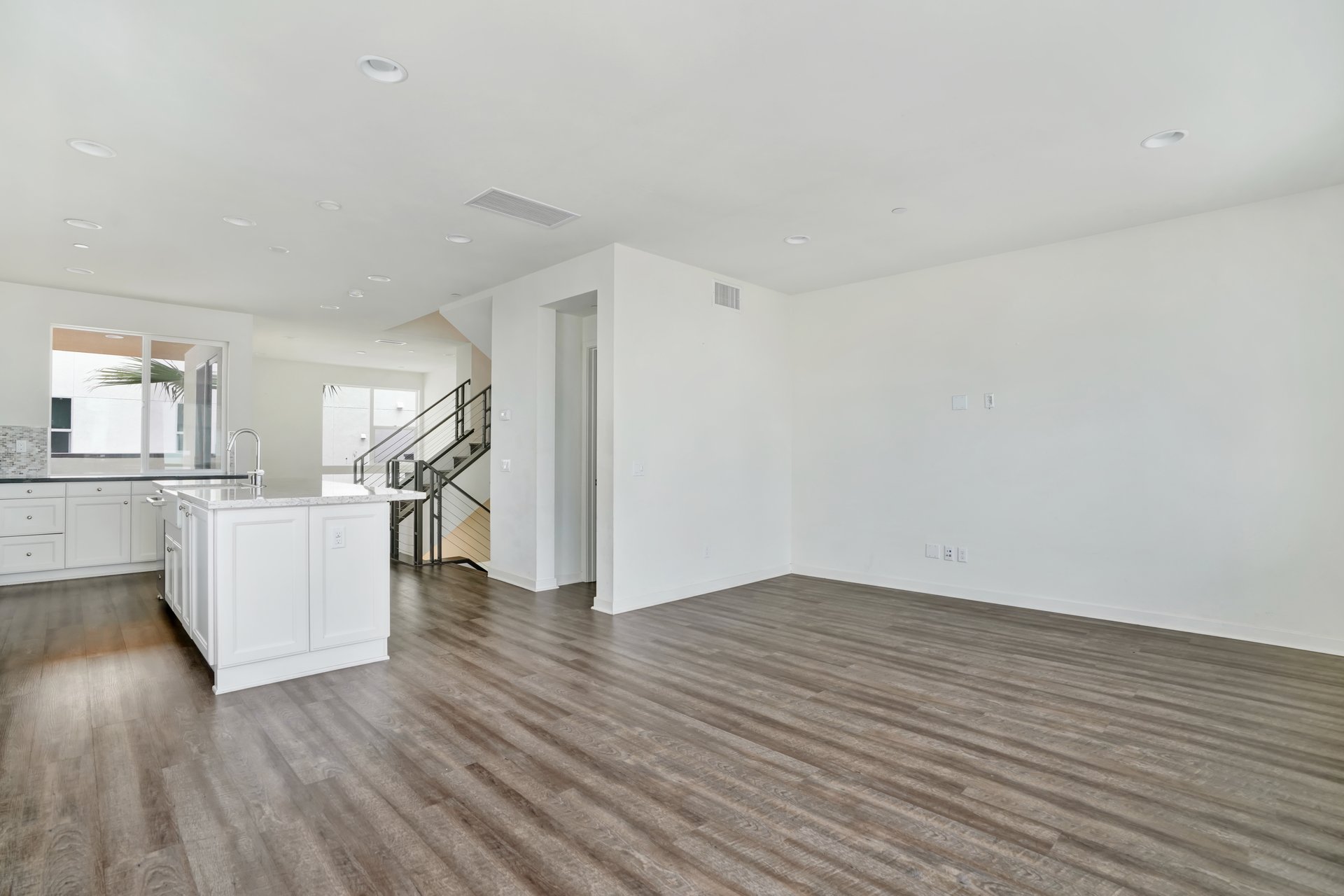 1688 Shoreline Way