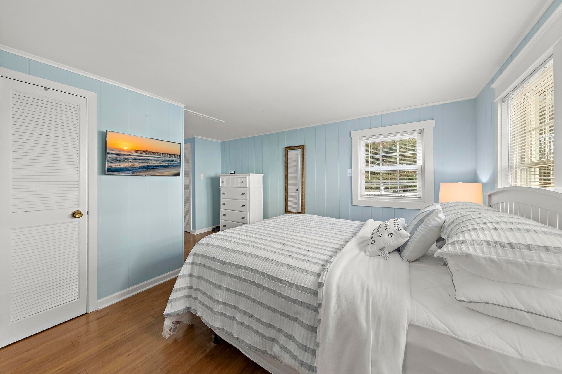 112 8th Street Beach Haven w/Cottage