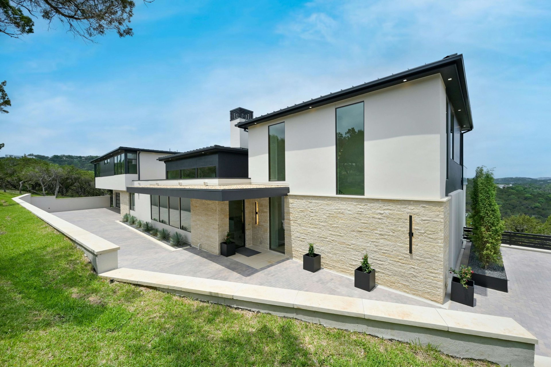 2 Valbella Drive