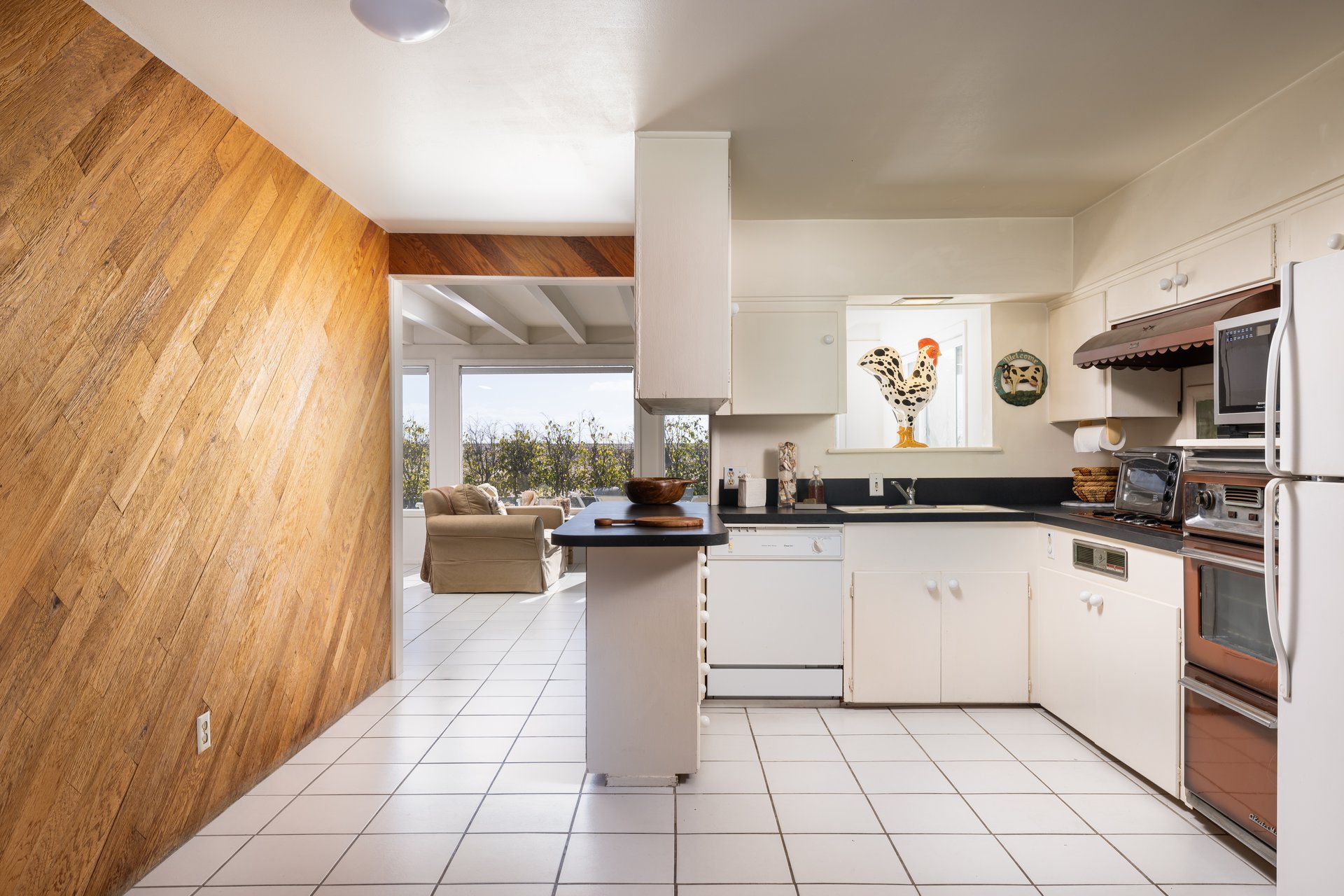 1309 E Balboa Boulevard