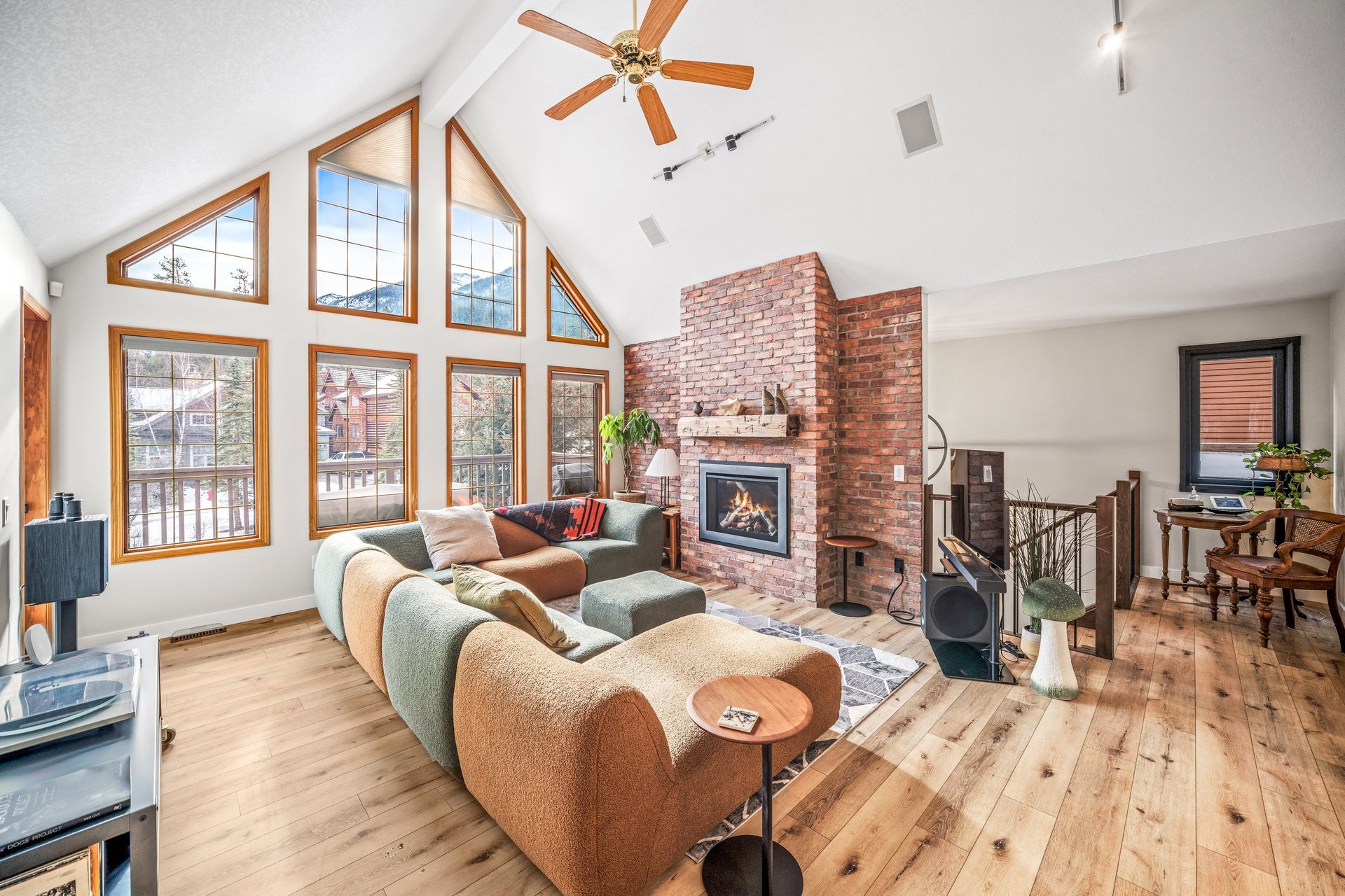 108 Lougheed Circle