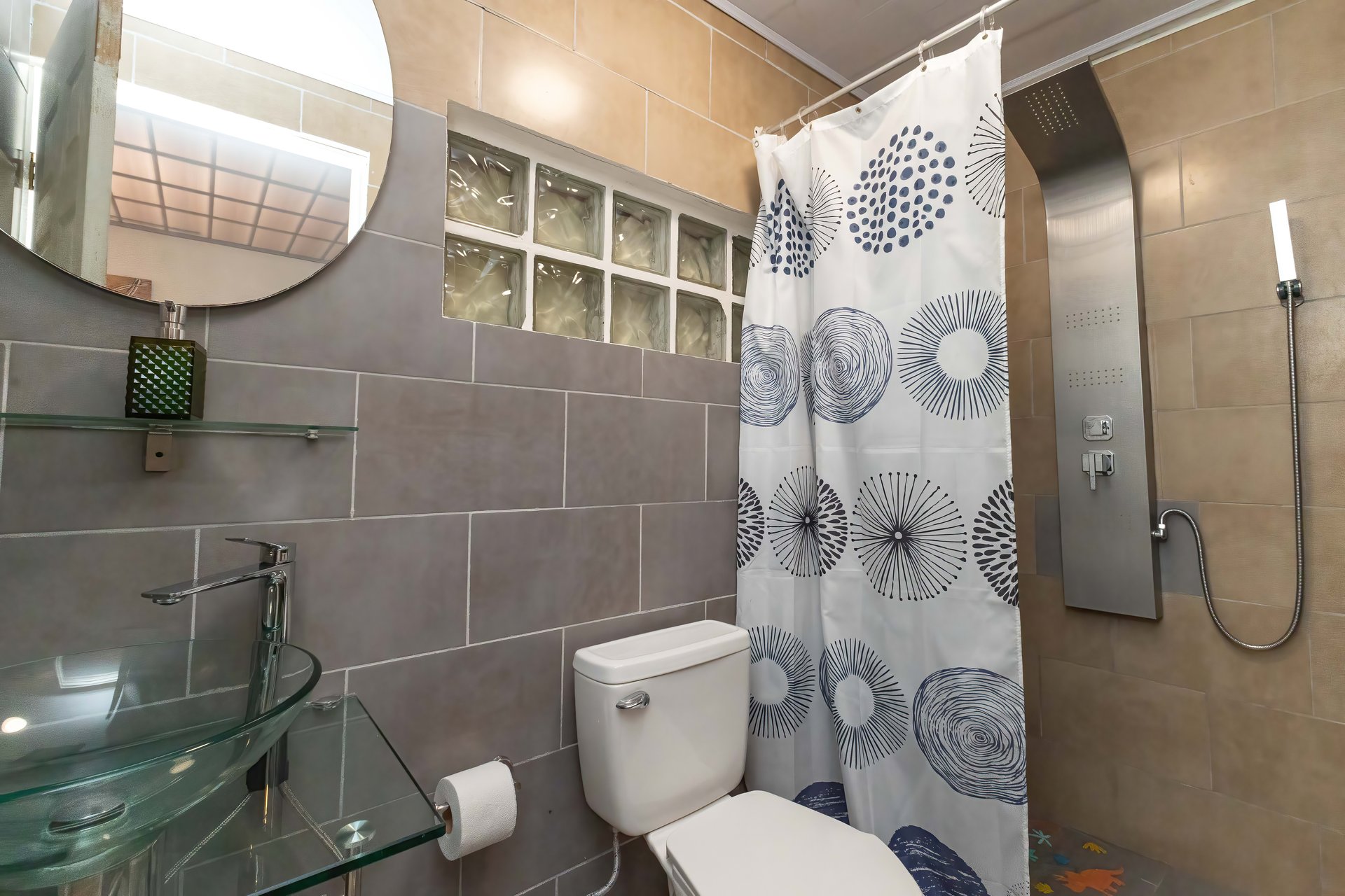 Charming 3-Unit Property: Income-Generating Investment for Sale in Manuel Antonio