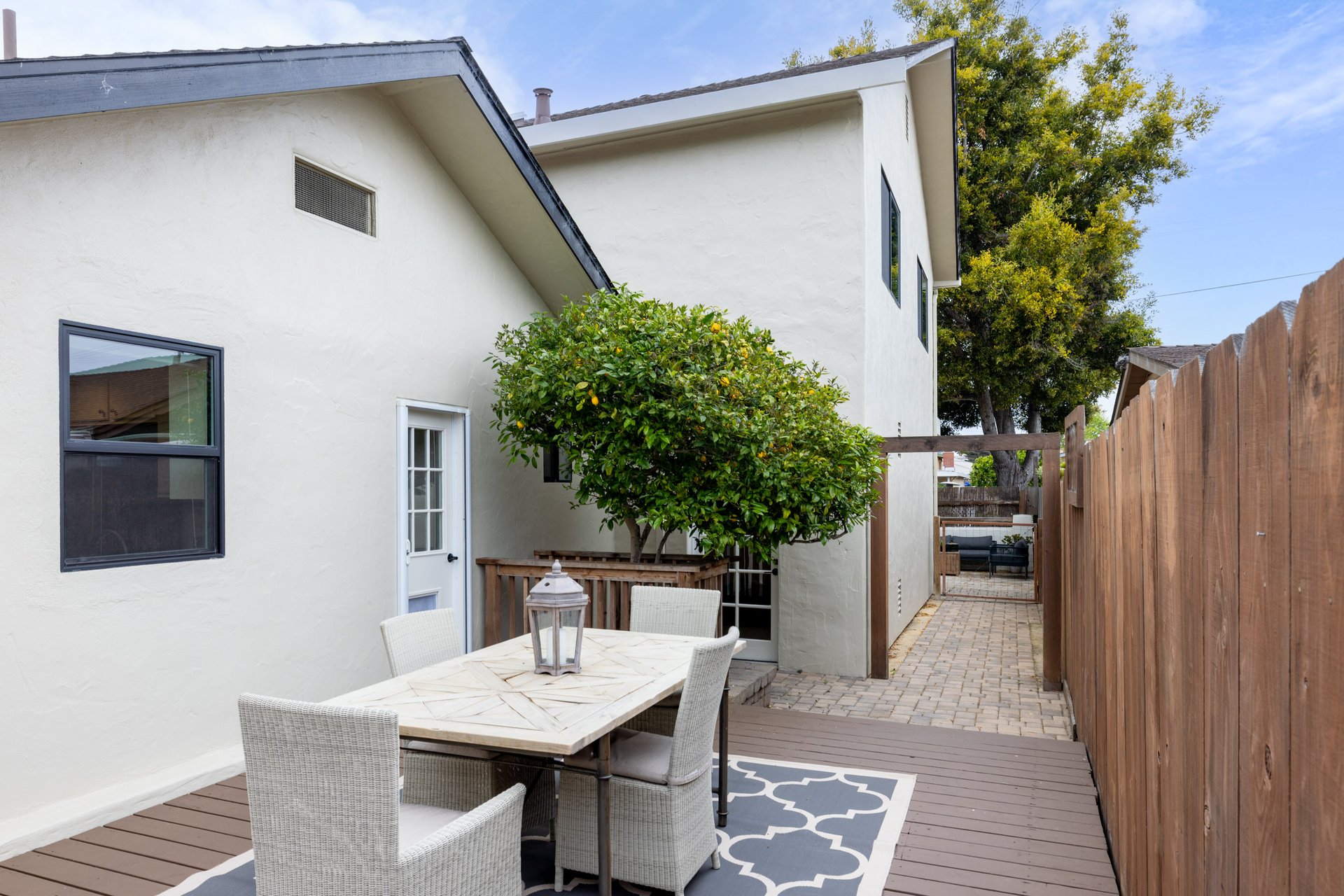 Monterey Sunbelt Living - 303 Del Robles Ave