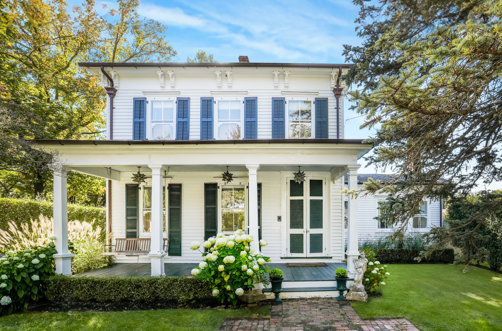 22 Bellport Lane