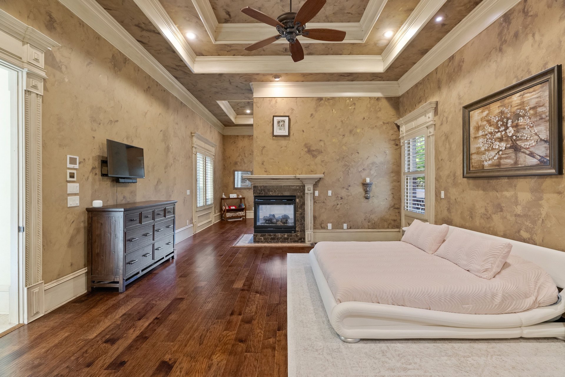 106 Orle Dr
