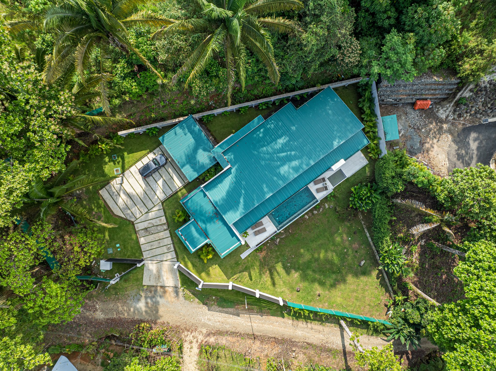 Luxury, Comfort & Investment Potential – Ocean-View Home in Uvita