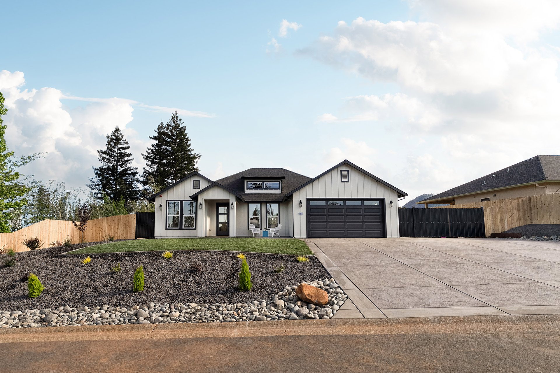 1819 Apple View Way