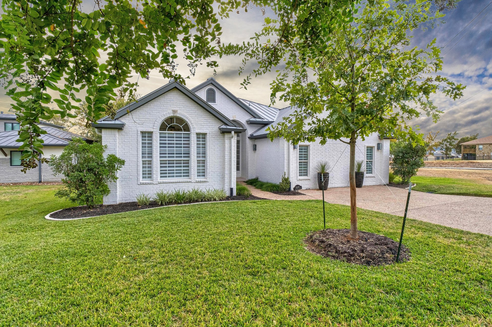 2840 Lakeview Lane