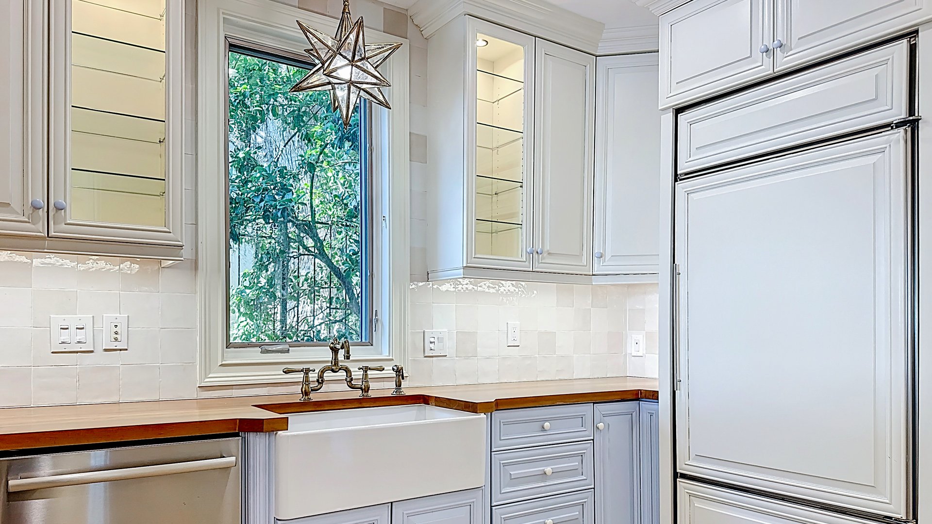 Spacious Winter Park Lakefront Condo in Perle du Lac