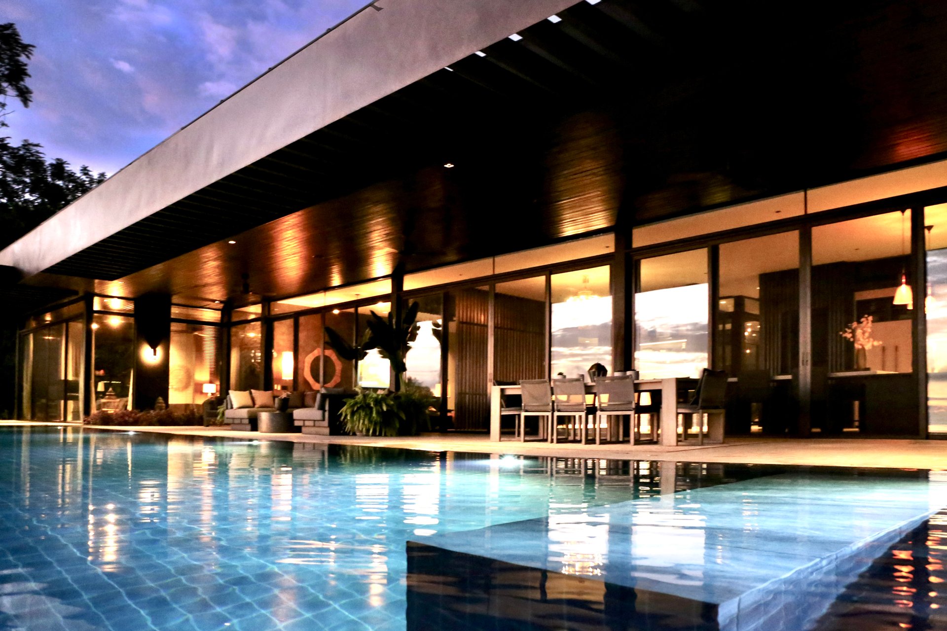 Uvita Black House