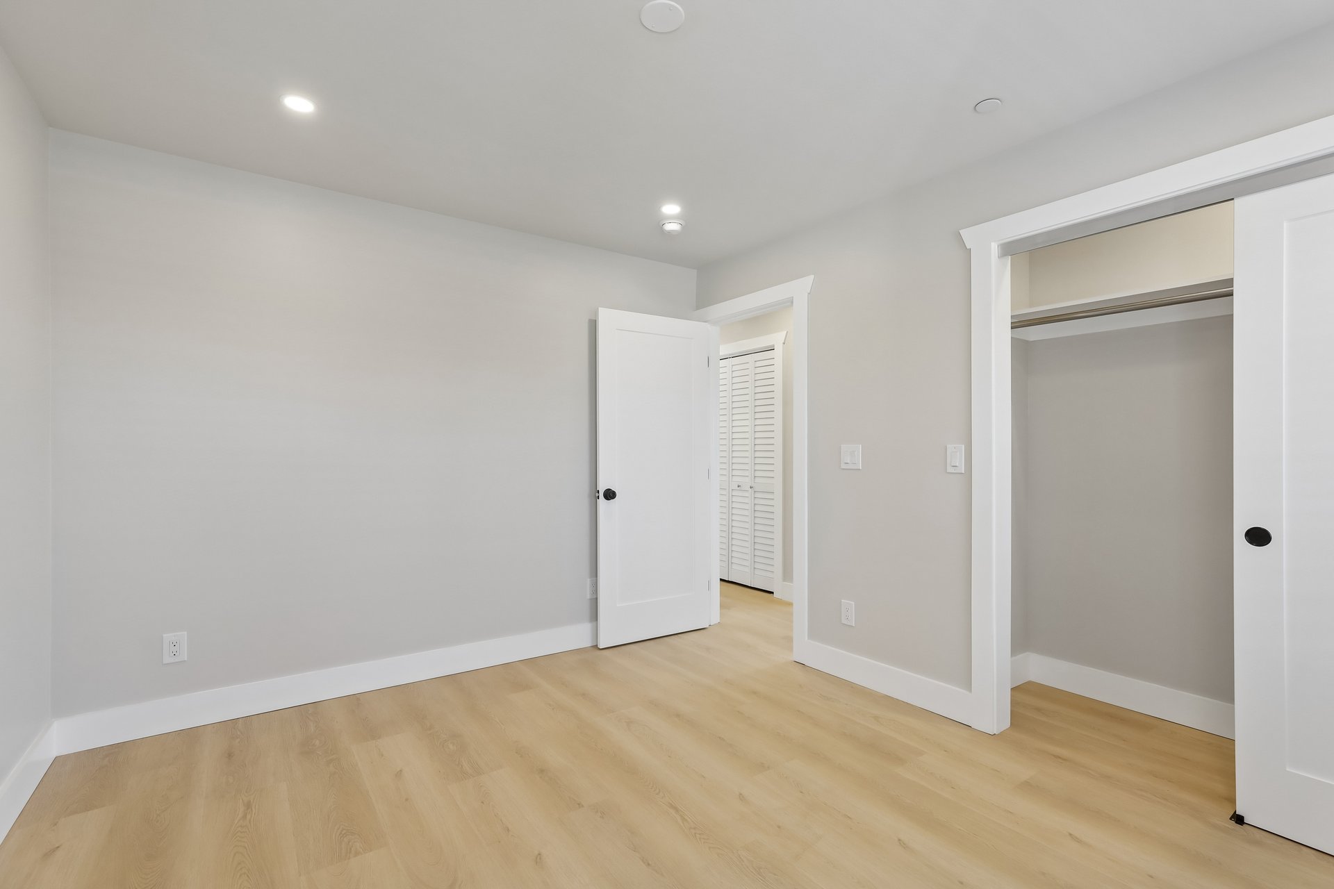 19 E Pine Street