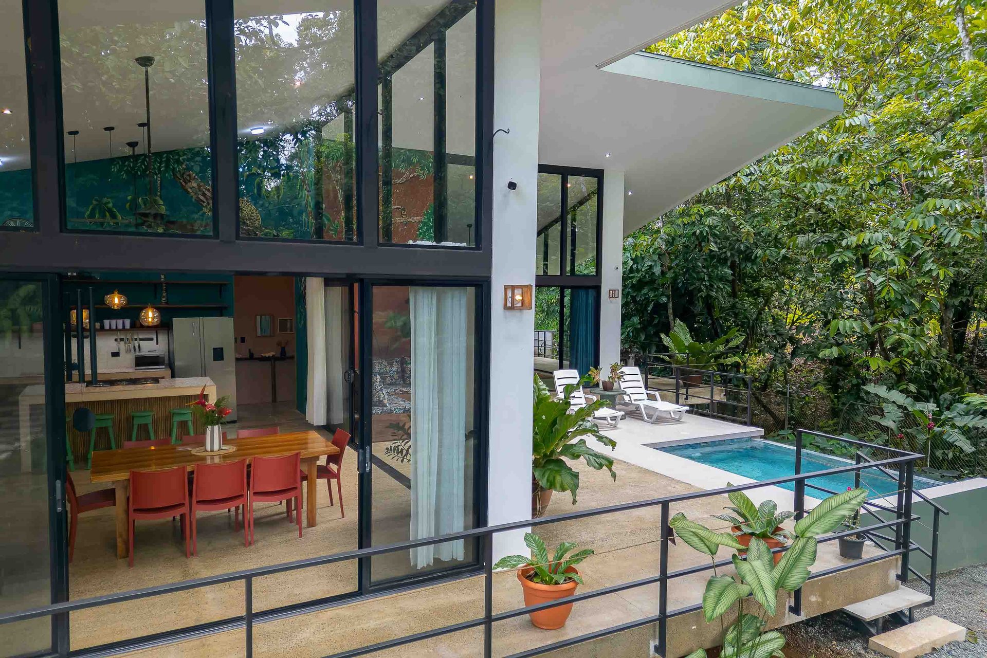 Furnished and Turnkey Home Rainforest Villa with Pool and Creek