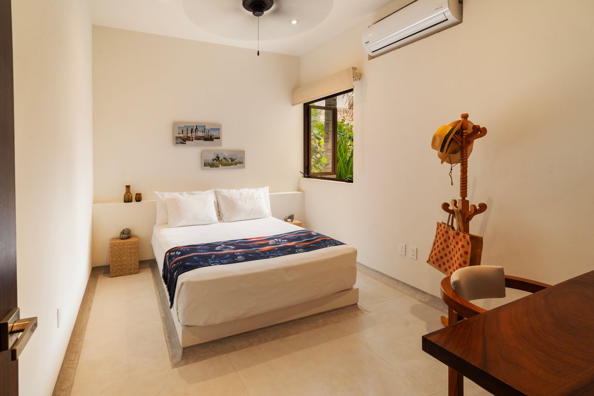 Marea Beachfront Villa I52