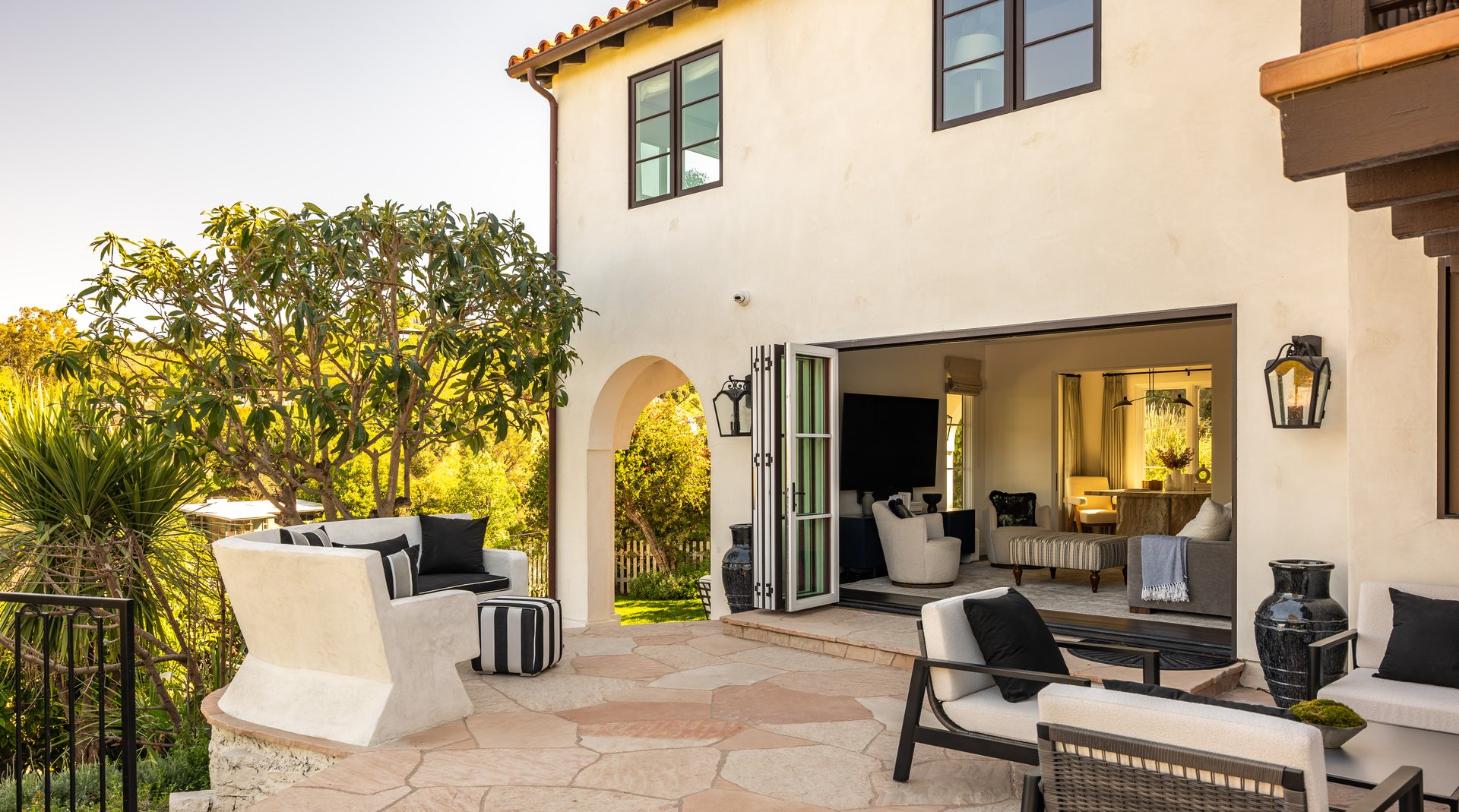 3922 Glenridge Dr, Sherman Oaks 