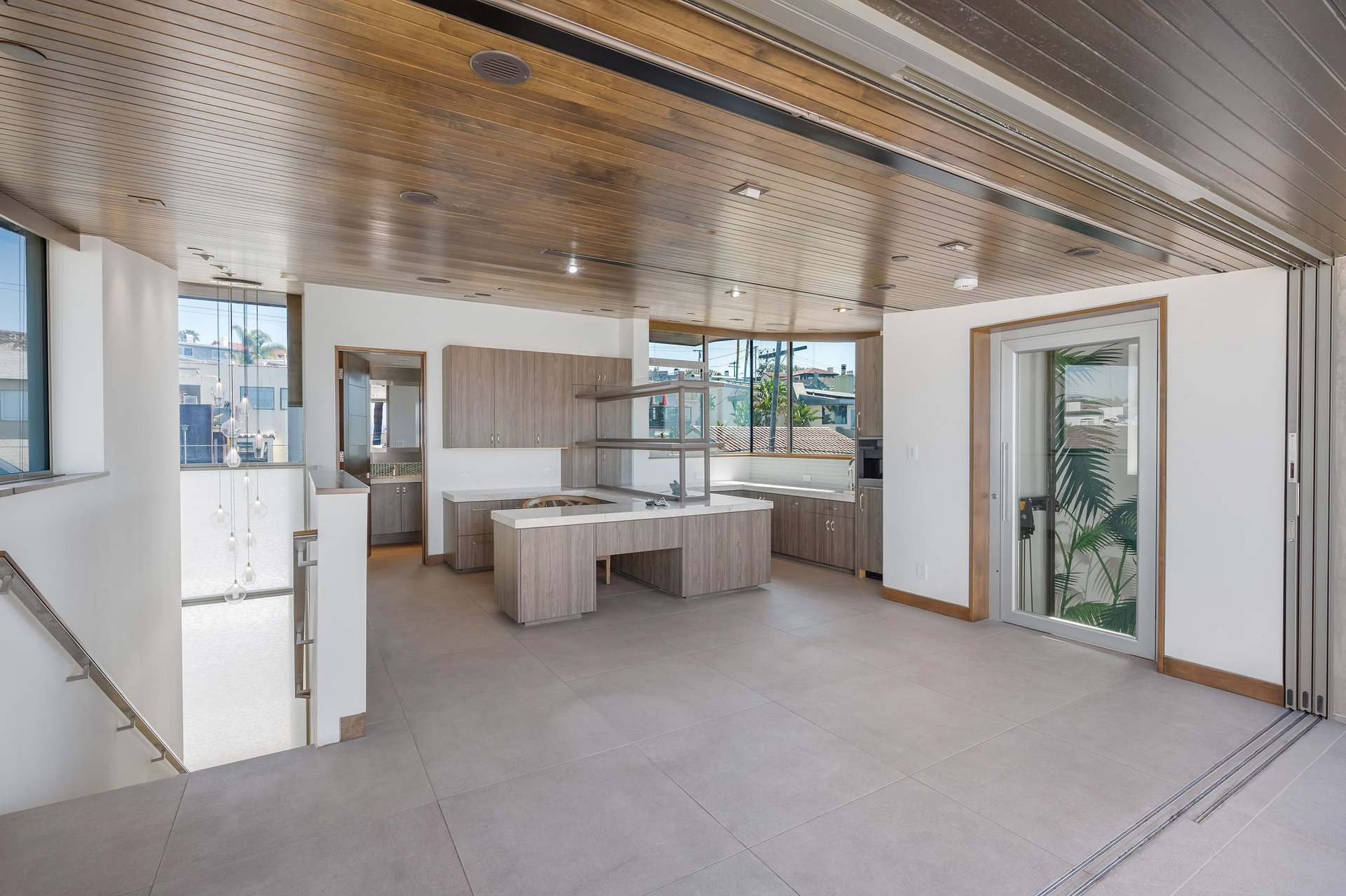 2056 Hermosa Ave 