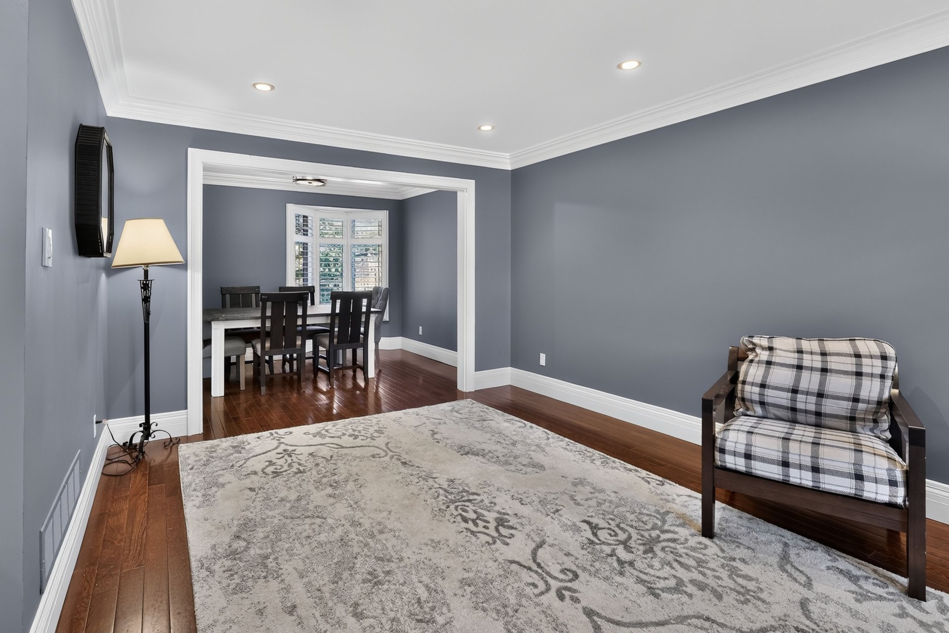 2102 Salma Crescent, Burlington