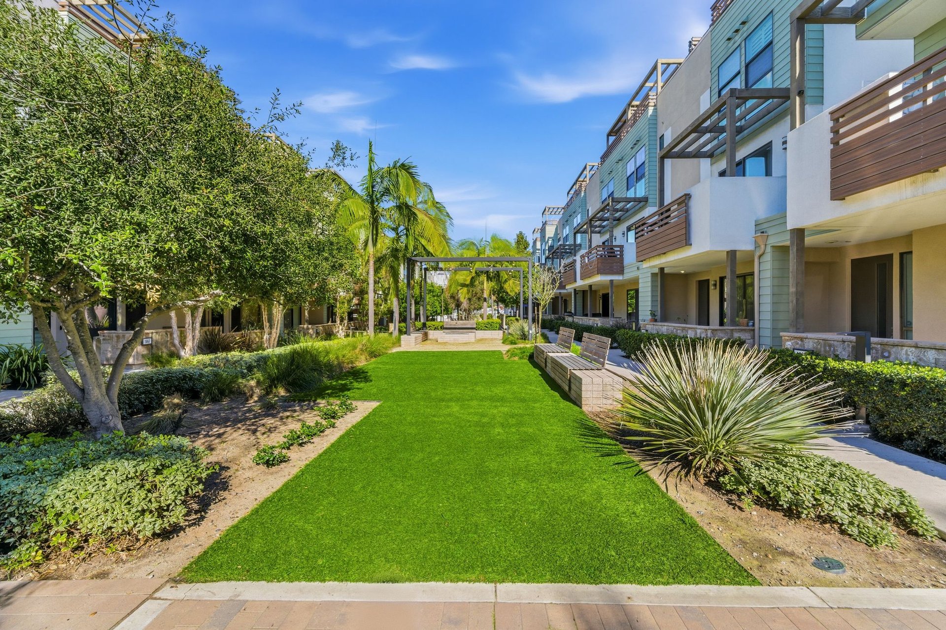 1650 Topanga