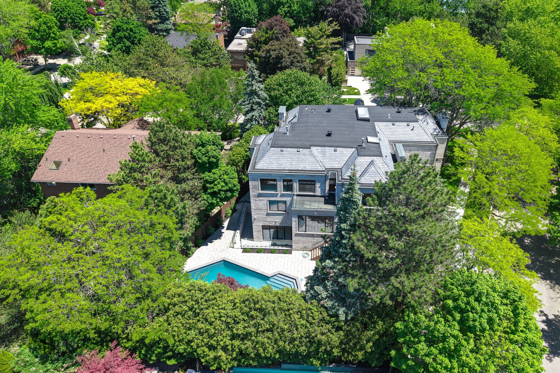Iconic Estate