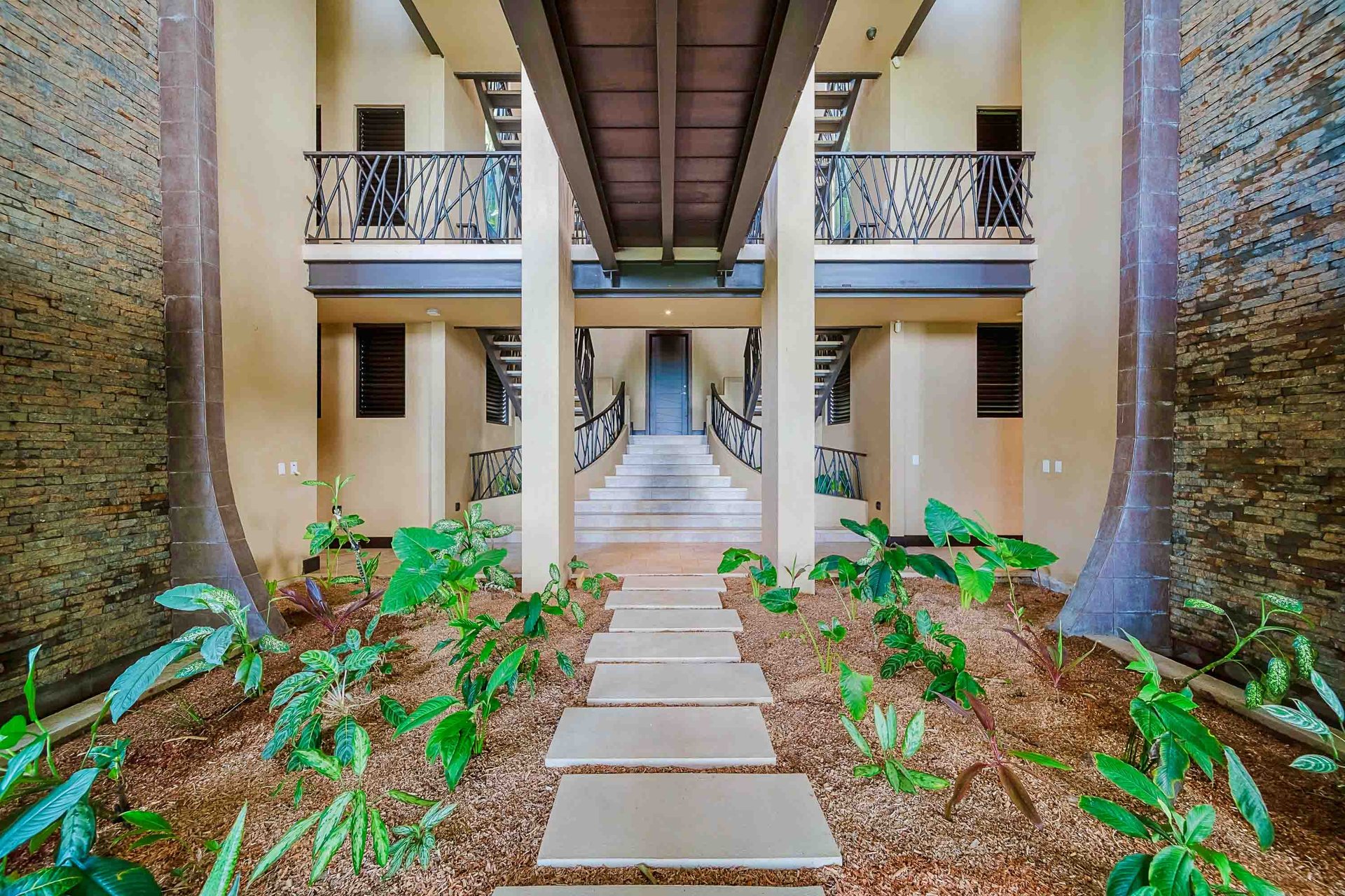 Walk to beach Vista Hermosa Estate Lucrative Contemporary Estate