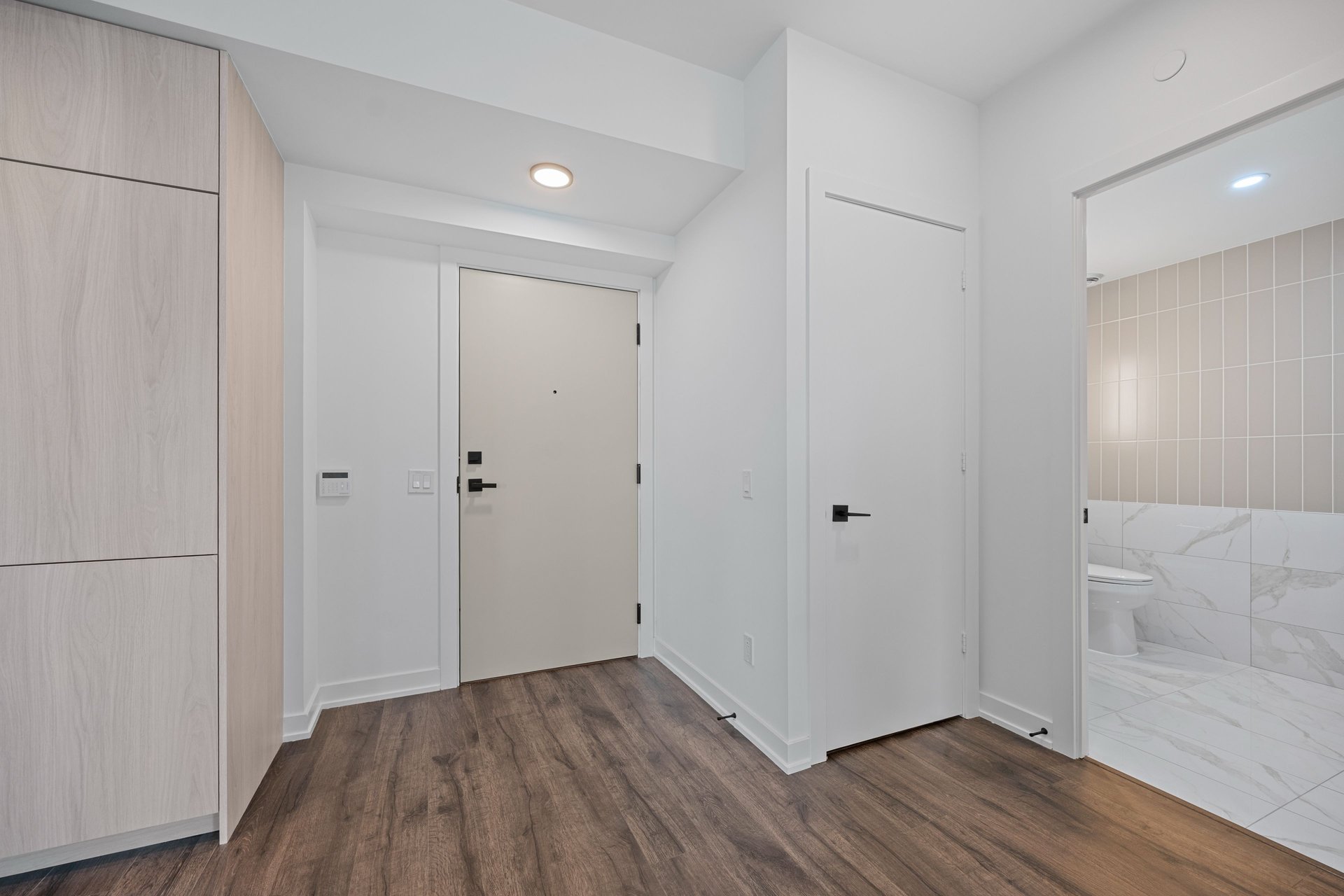 327 King Street W Unit: 4404