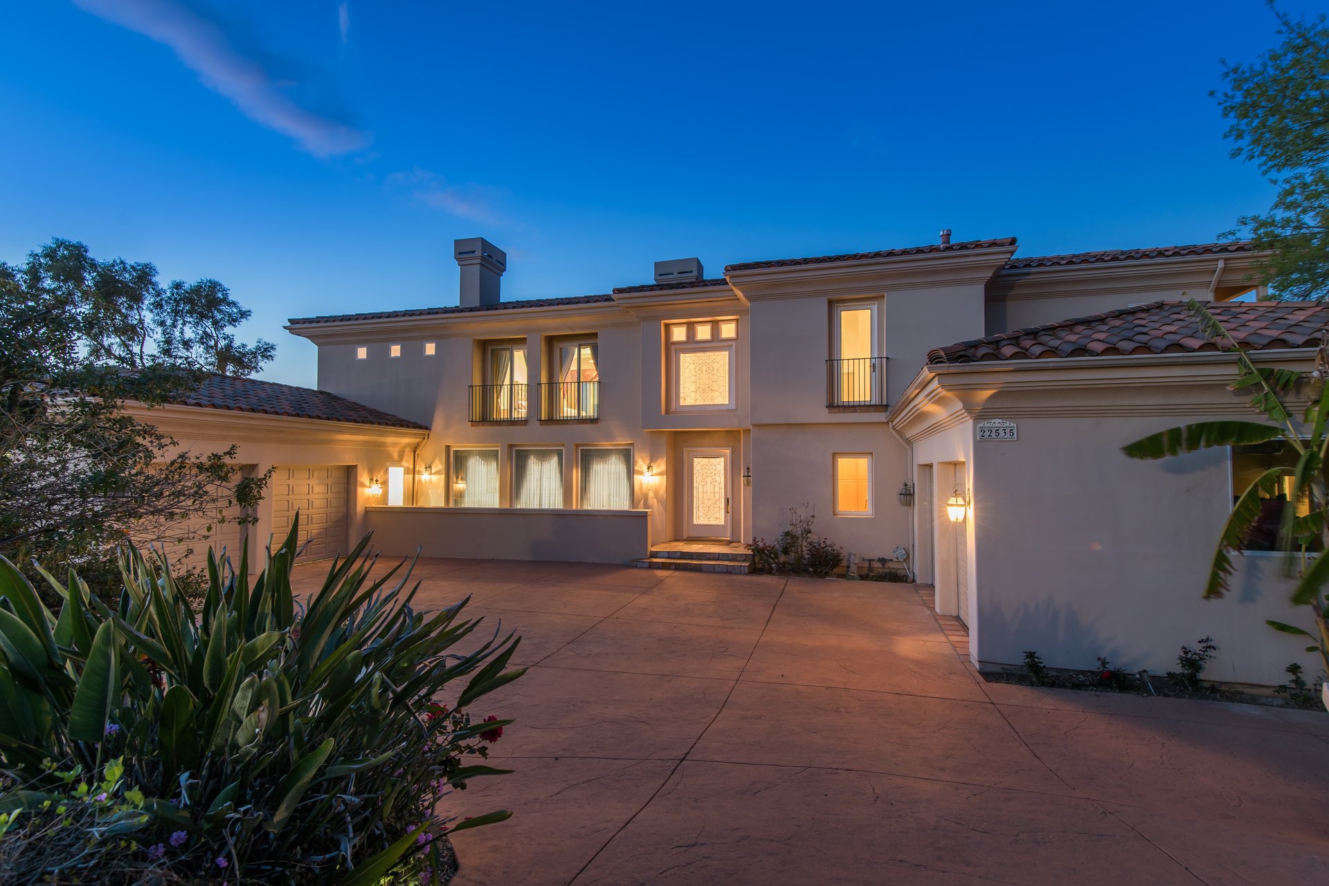 22535 S Summit Ridge Cir, Chatsworth