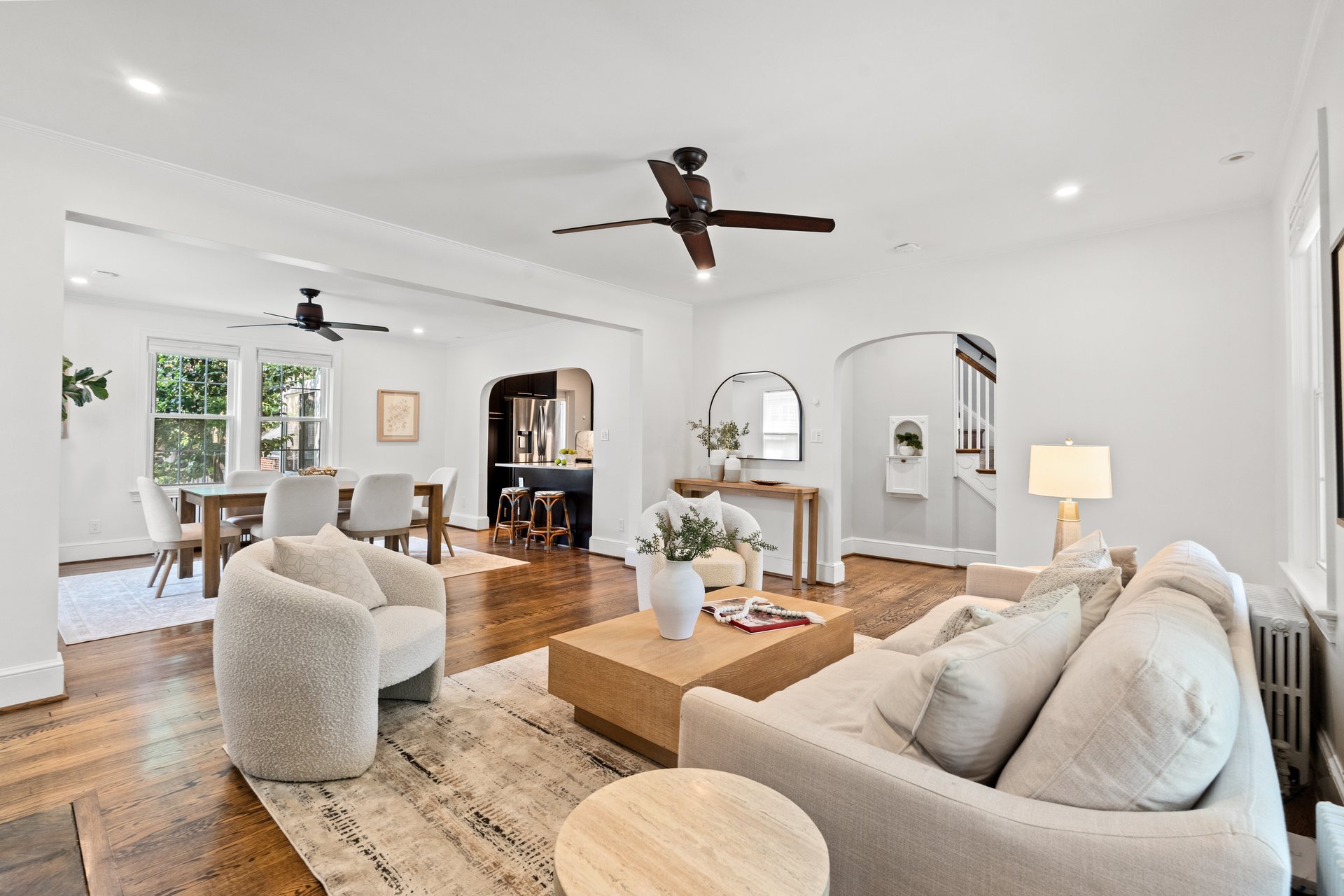 21 W Oak Street