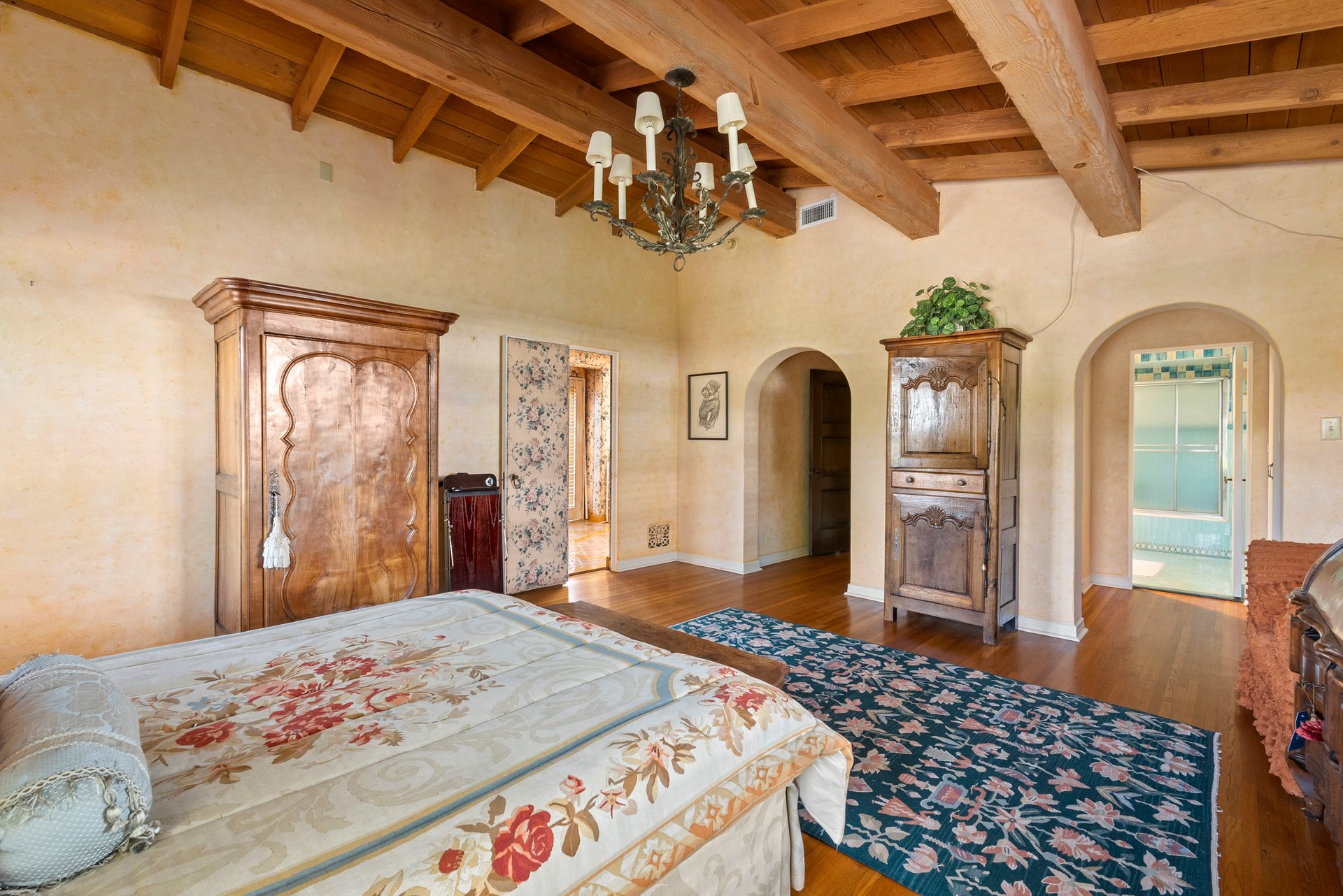 706 N Maple Dr, Beverly Hills