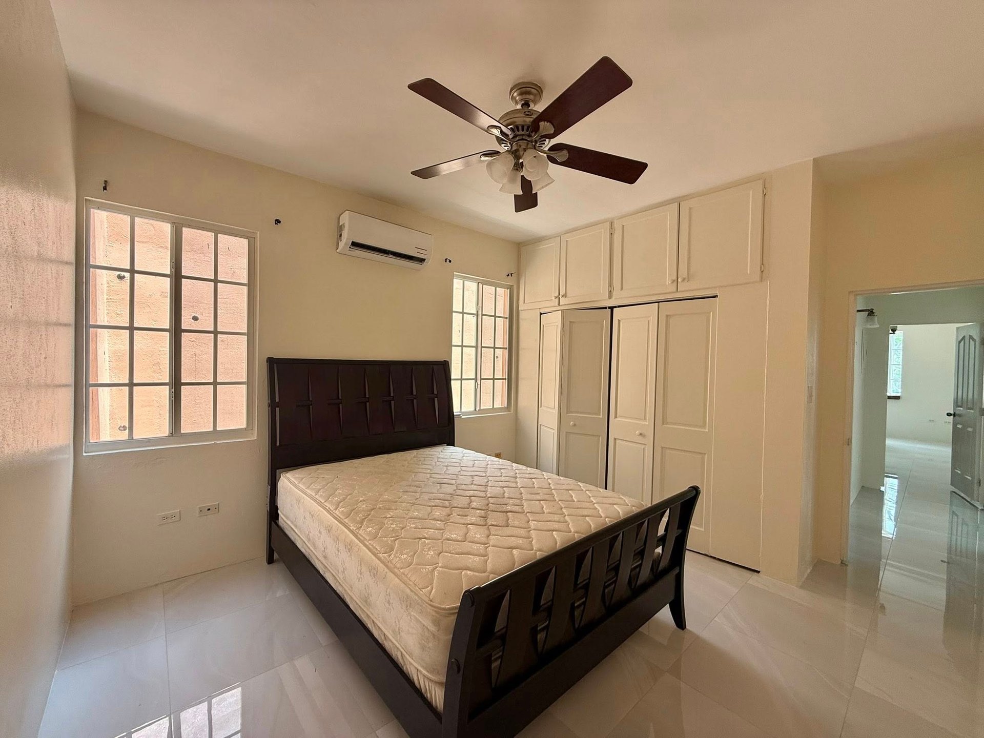 1084 Private Estate with Income